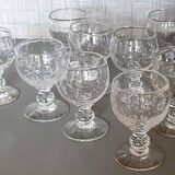 White bubbled glasses