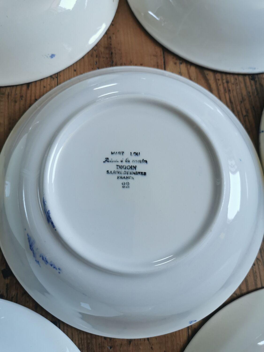 Digoin vintage calotte plates, Mary-Lou