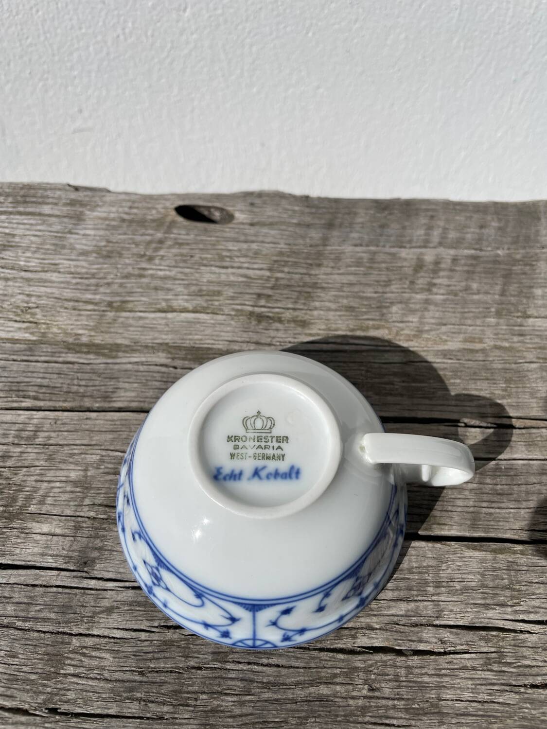 Pair of signed blue porcelain cups