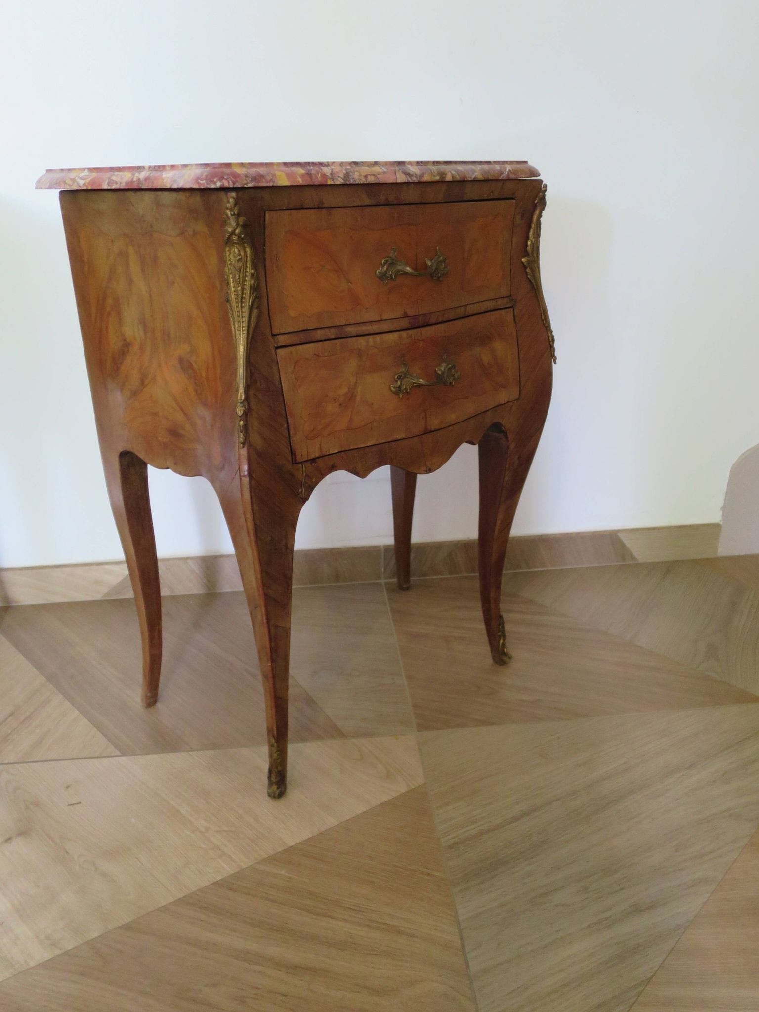 Paire de 2 chevets-louis xv-marqueterie-2 tiroirs-marbre rose