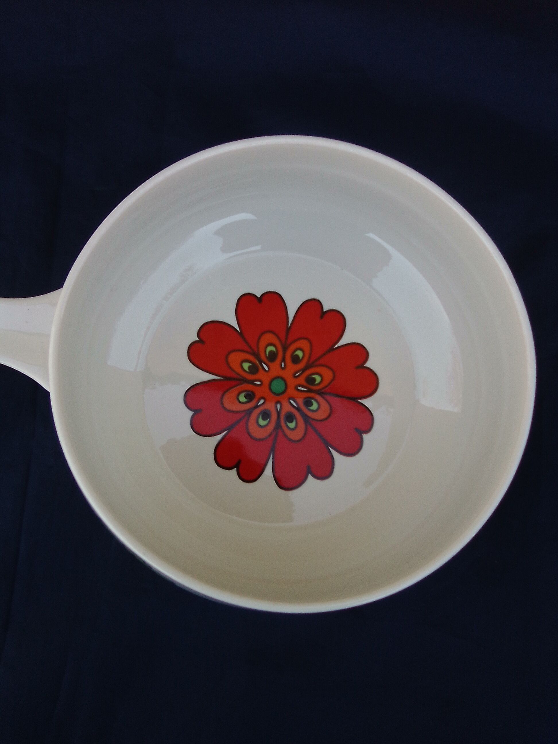 Poêlon caquelon Villeroy and Boch pattern flowers 70s pop age vintage diam 18 cm little served