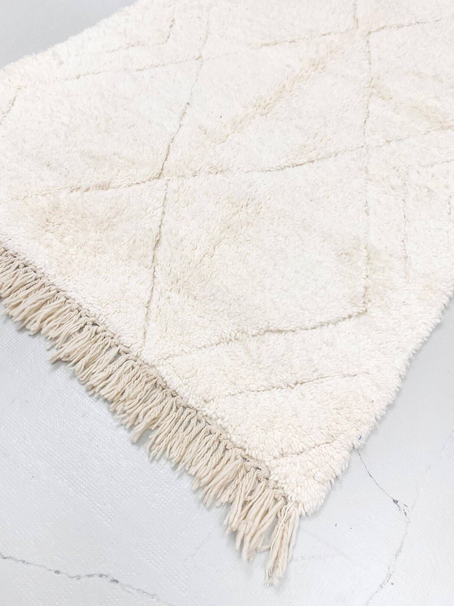 Beni Ouarain Moroccan Berber rug with engraved diamonds 2.22x1.35m