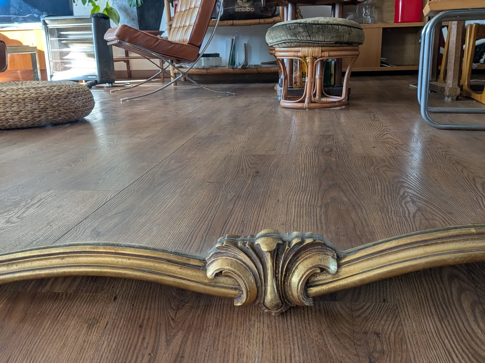 Large golden mirror in vintage Louis XV rocaille style, 144 cm