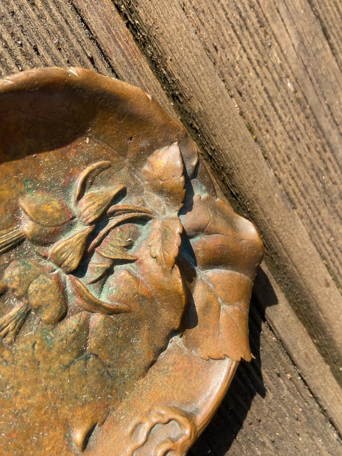 Art Nouveau bronze catchall/dish signed Leon Kann.