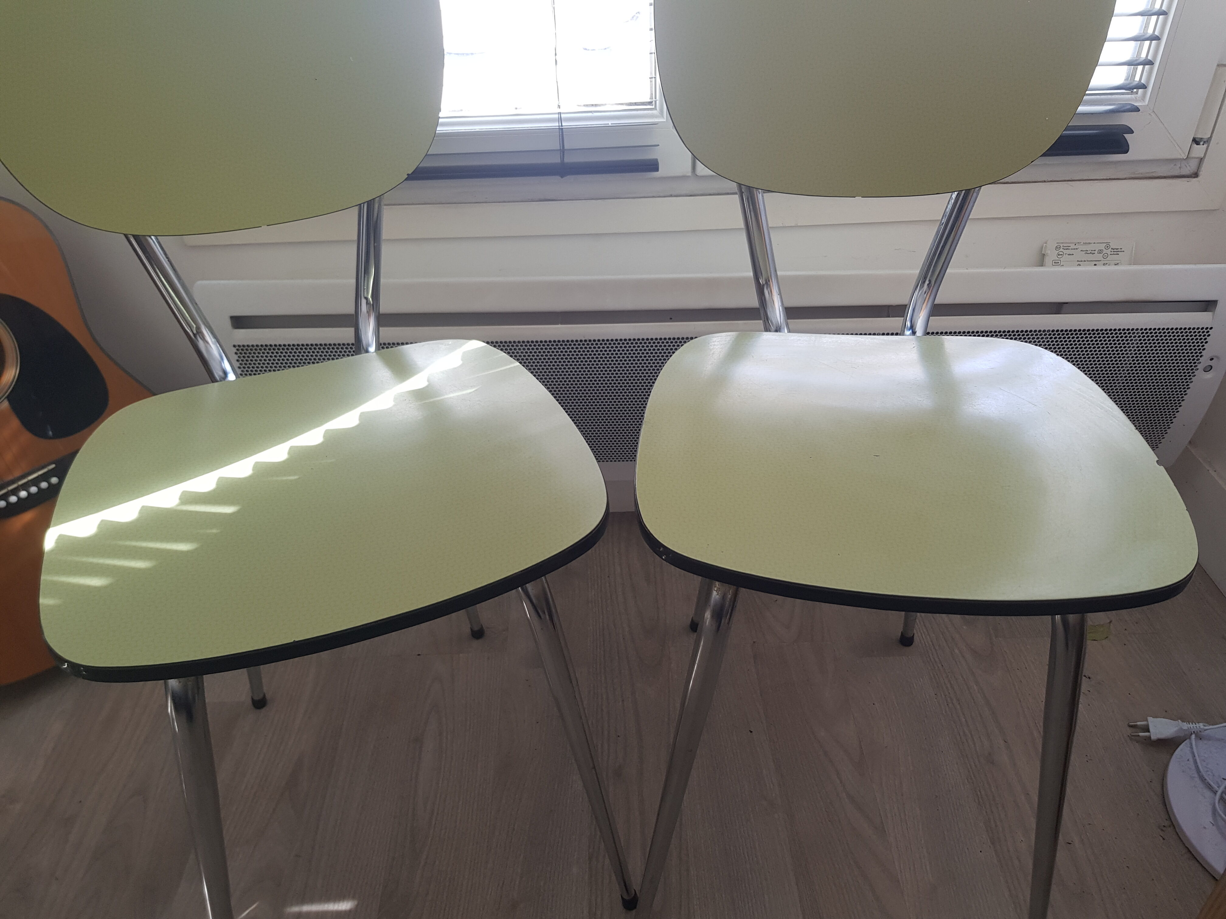 Lot de 2 chaises en formica
