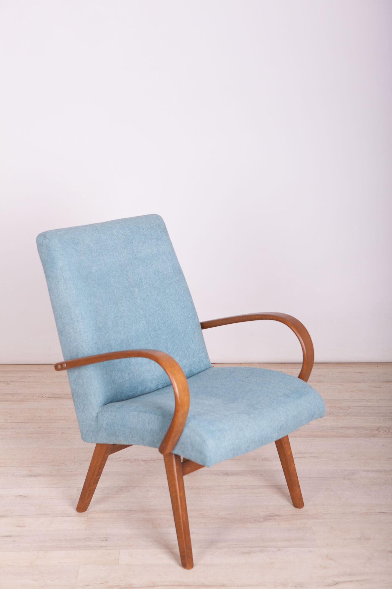 Vintage model 53 lounge chairs by Jaroslav Smidek for Ton, set of 2