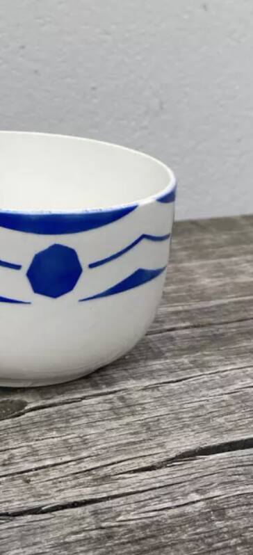 Duo de grandes tasses anciennes digoin