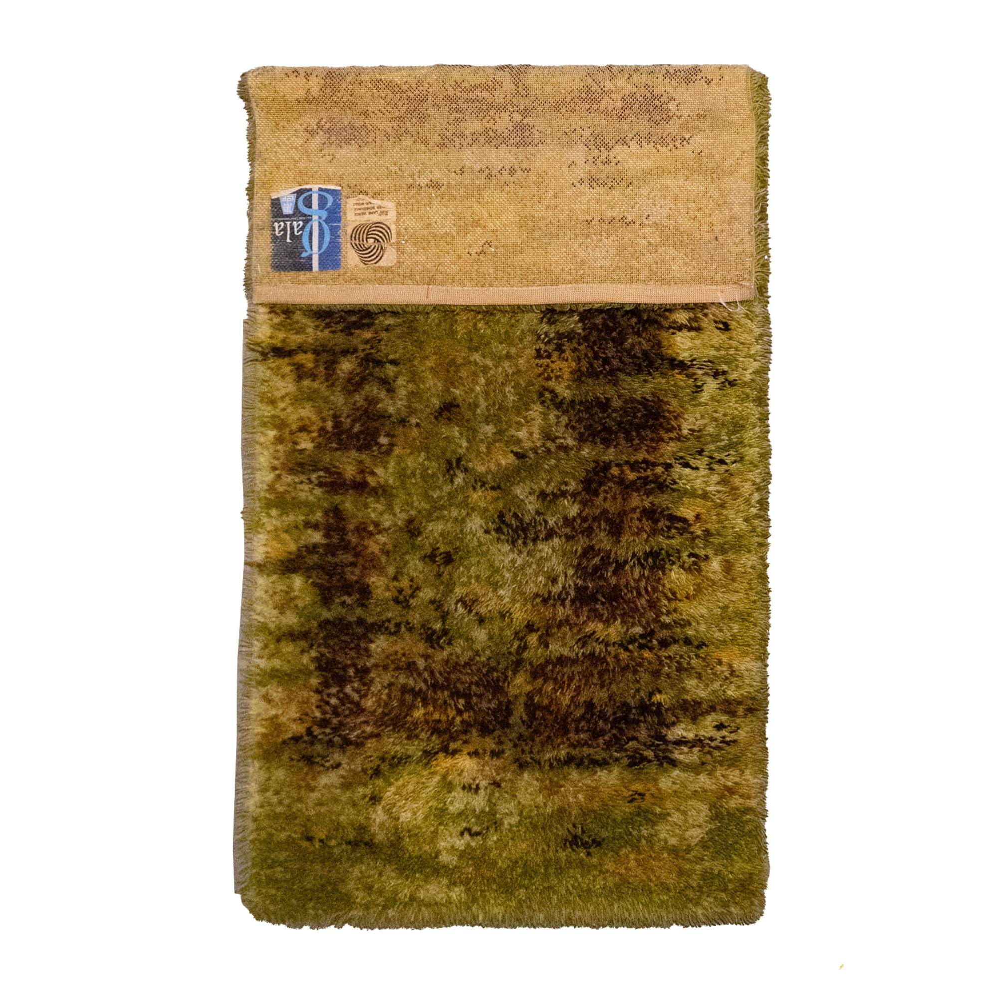 Green Space Age Carpet Gala