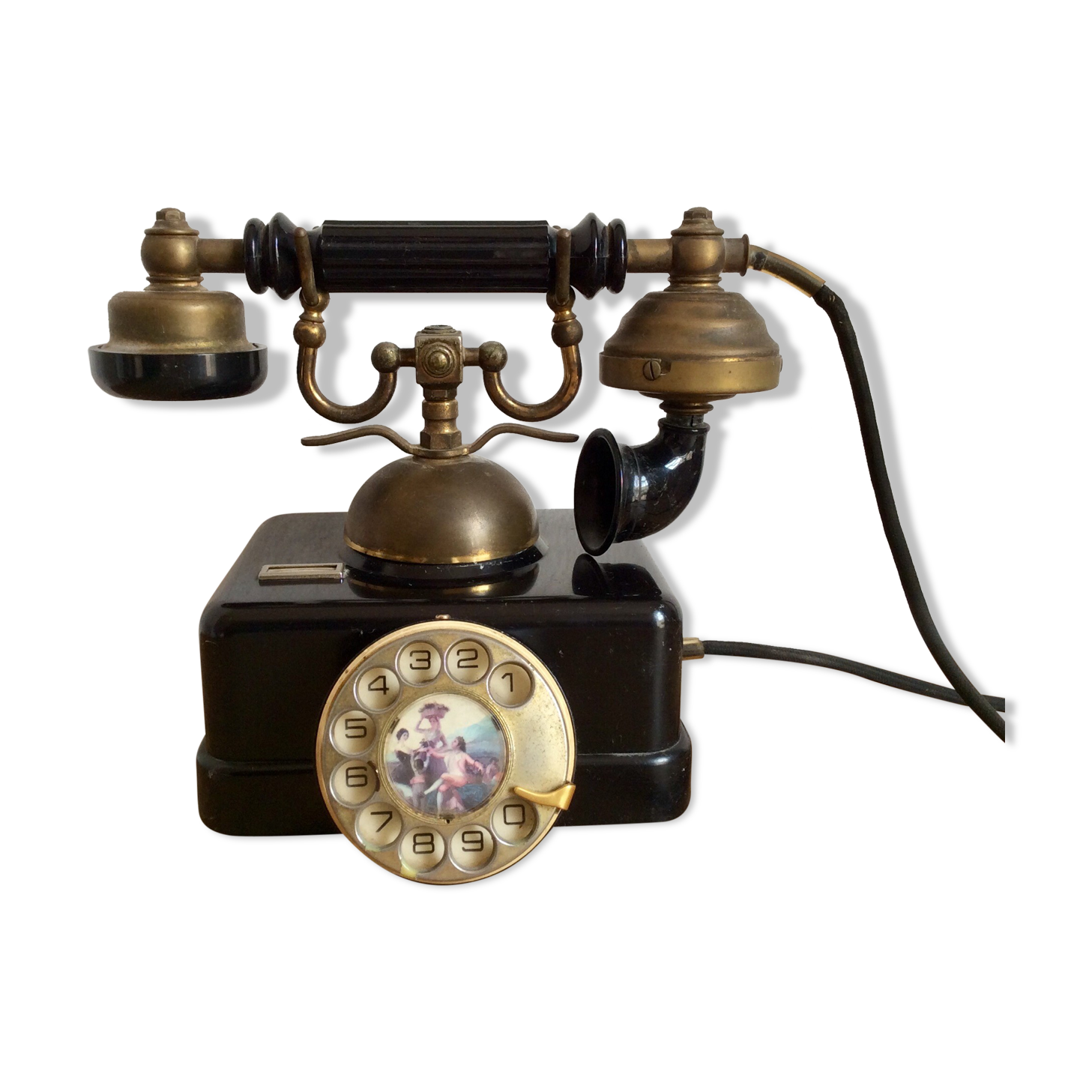 Old phone in Bakelite