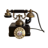 Old phone in Bakelite