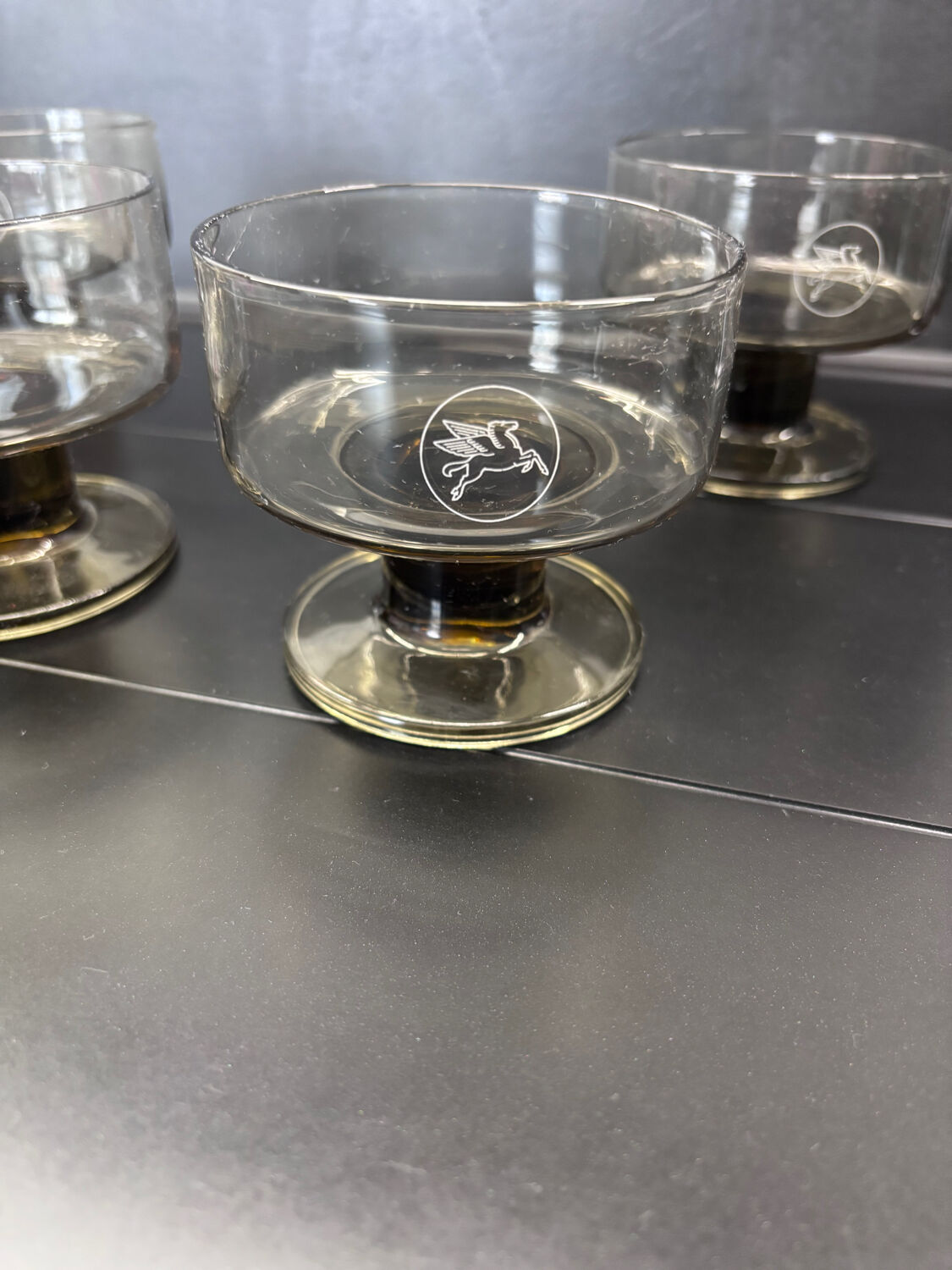 Smoked cups Mobil Pegasus