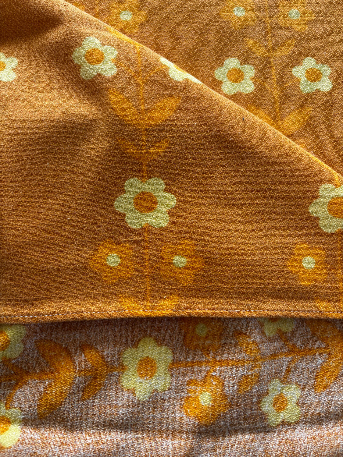 Vintage rétro nappe fleurie orange