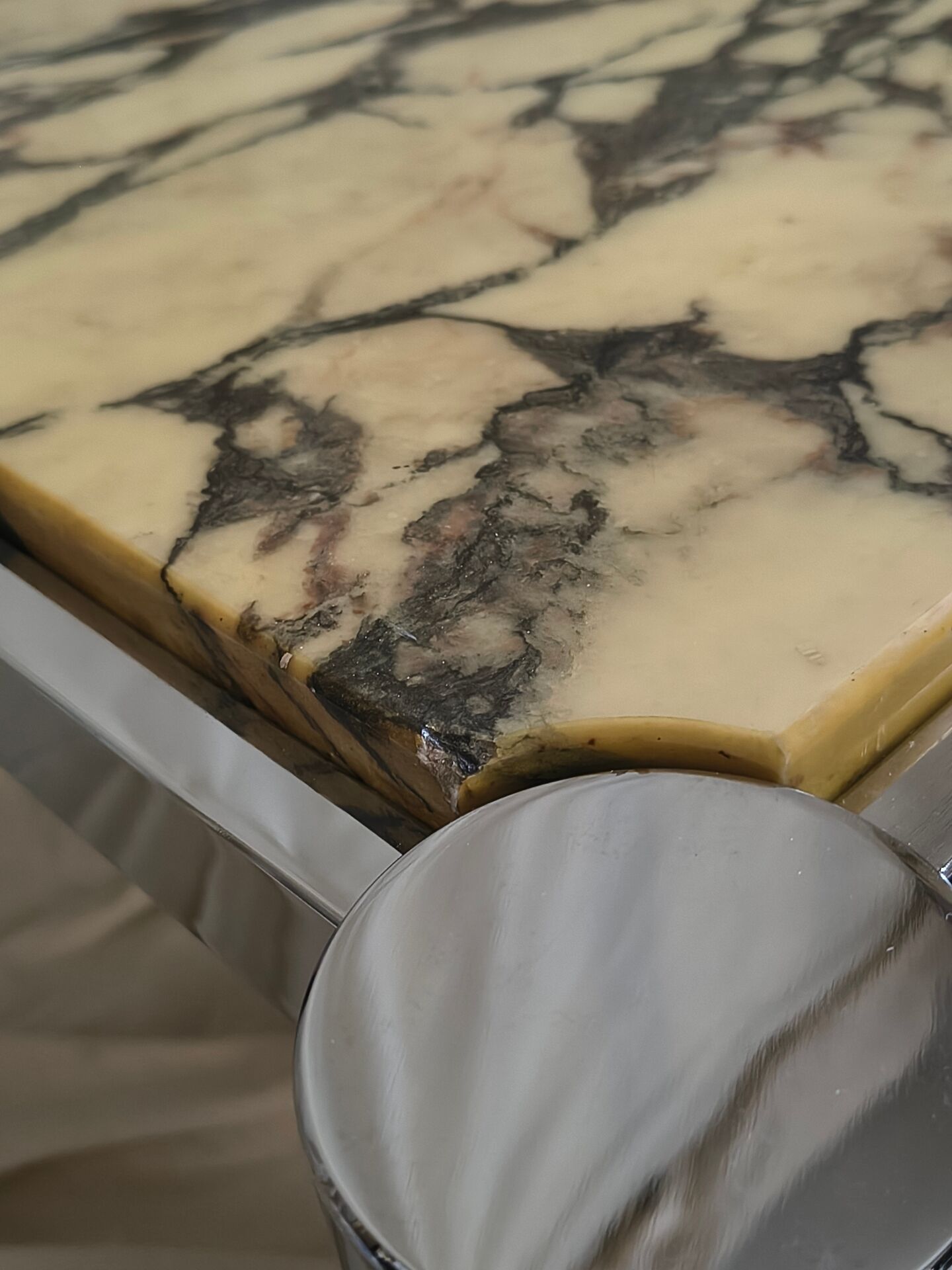 Table basse marbre de Calacatta fin 1970