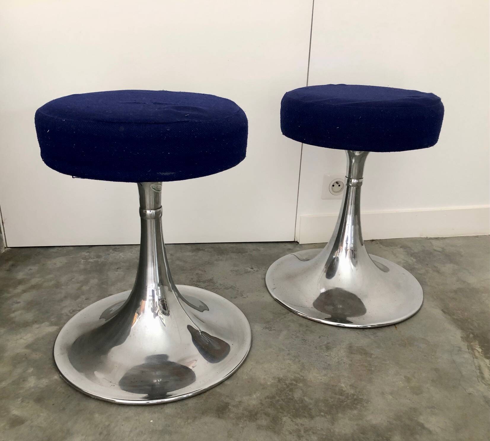 2 tulip foot stools an'70