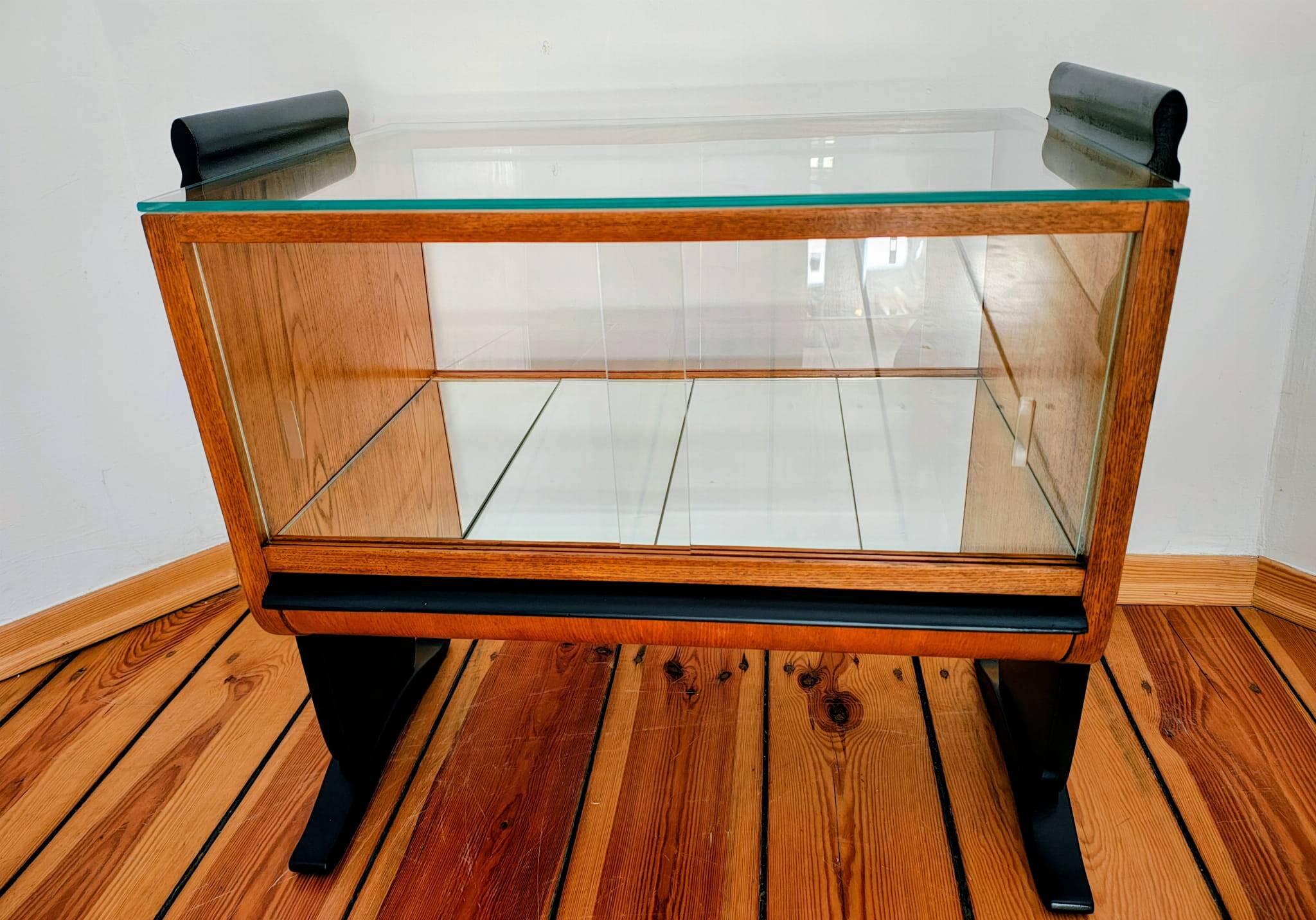 Czechoslovakian Trolley Bar by Jindřich Halabala for Up Závody, 1930s