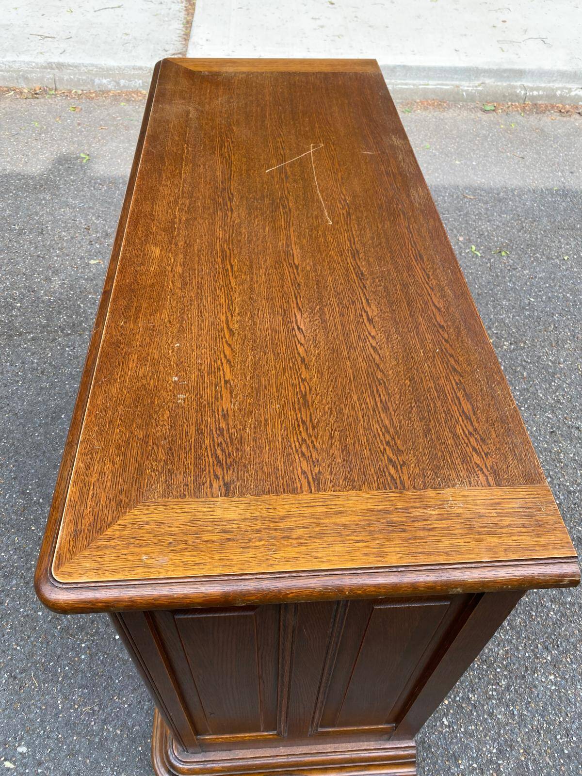 English solid wood sideboard 2 drawers 2 doors