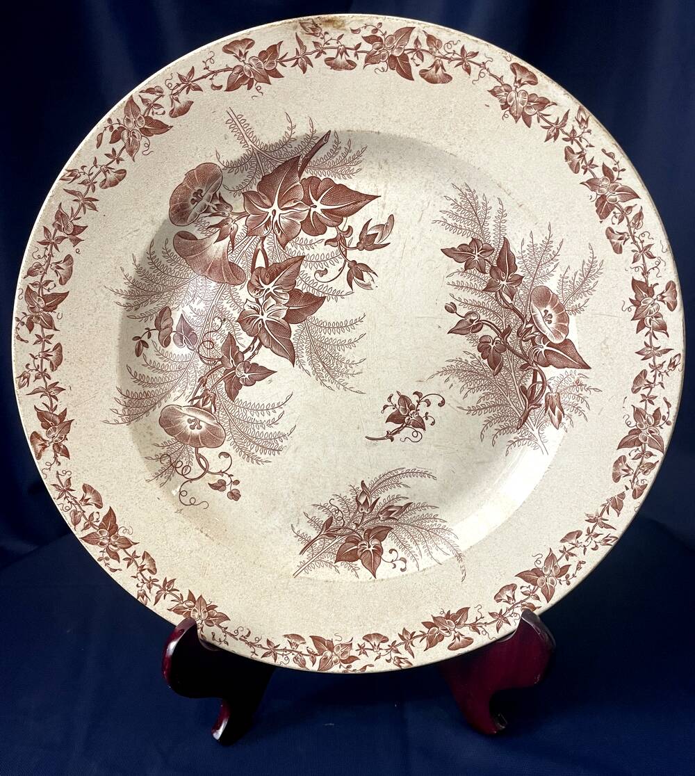 Presentation plate liseron pexonne model grandmother's dishes