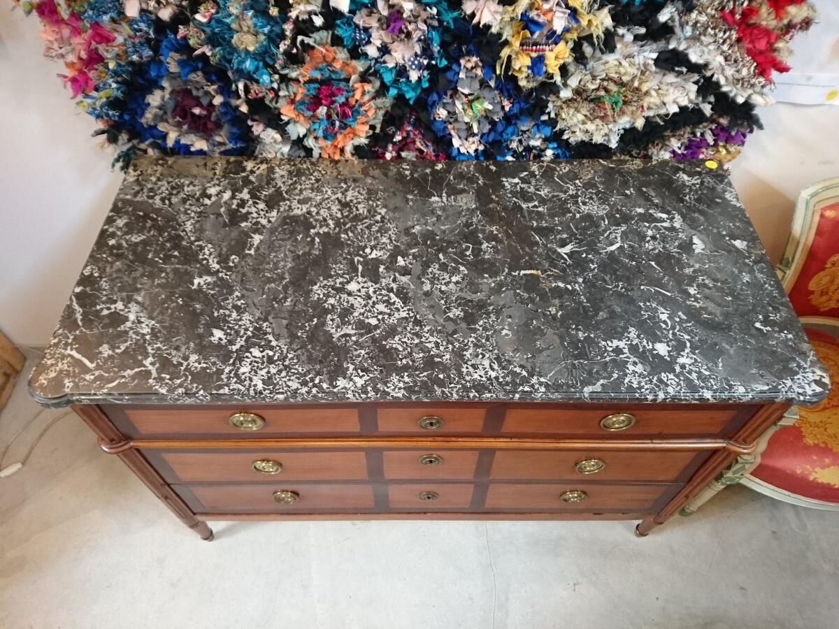 "Convenient time end XVI XVIII Saintongeaise plateau in marble"