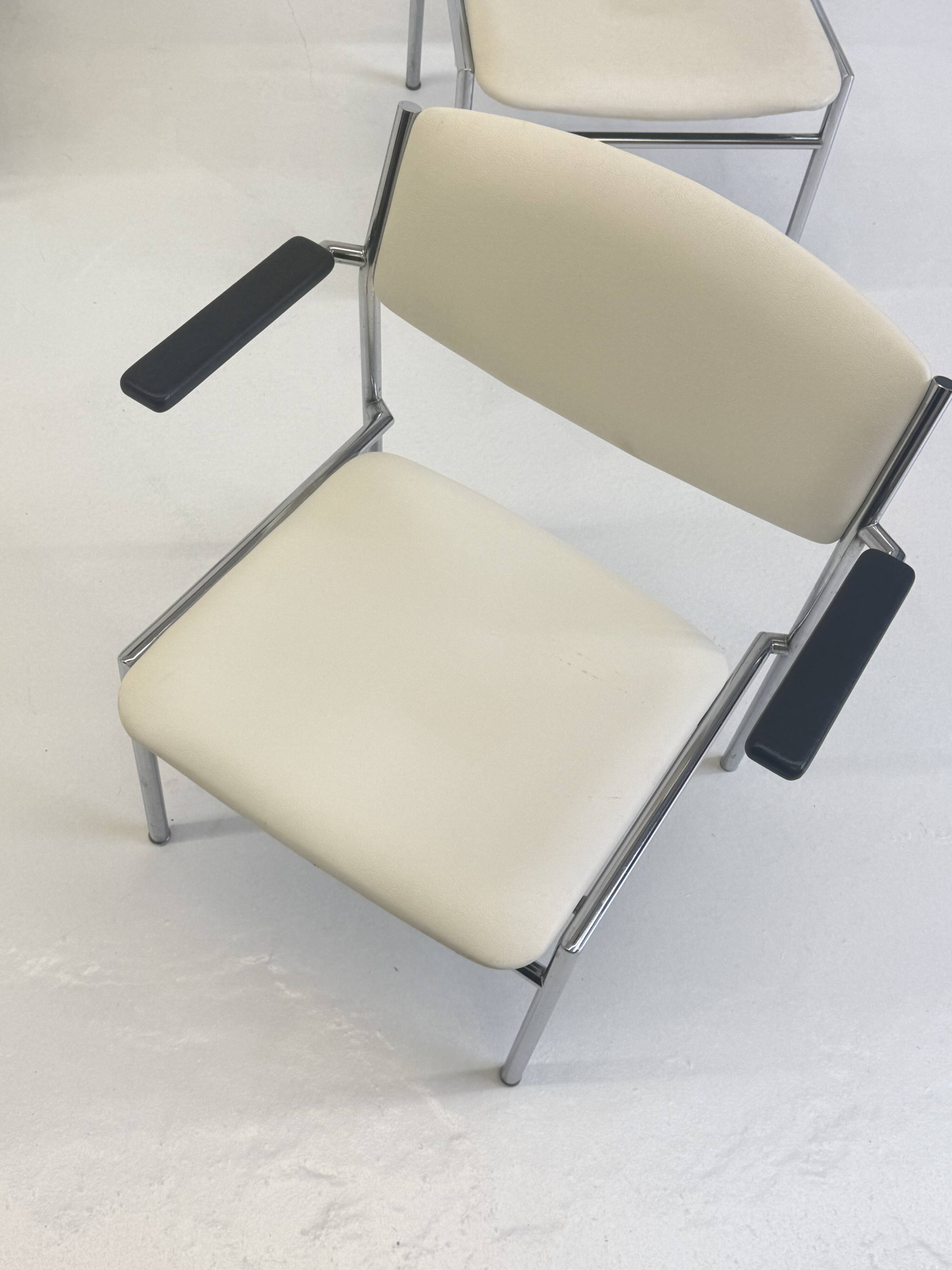 Fauteuils Gijs van der Sluis en cuir blanc