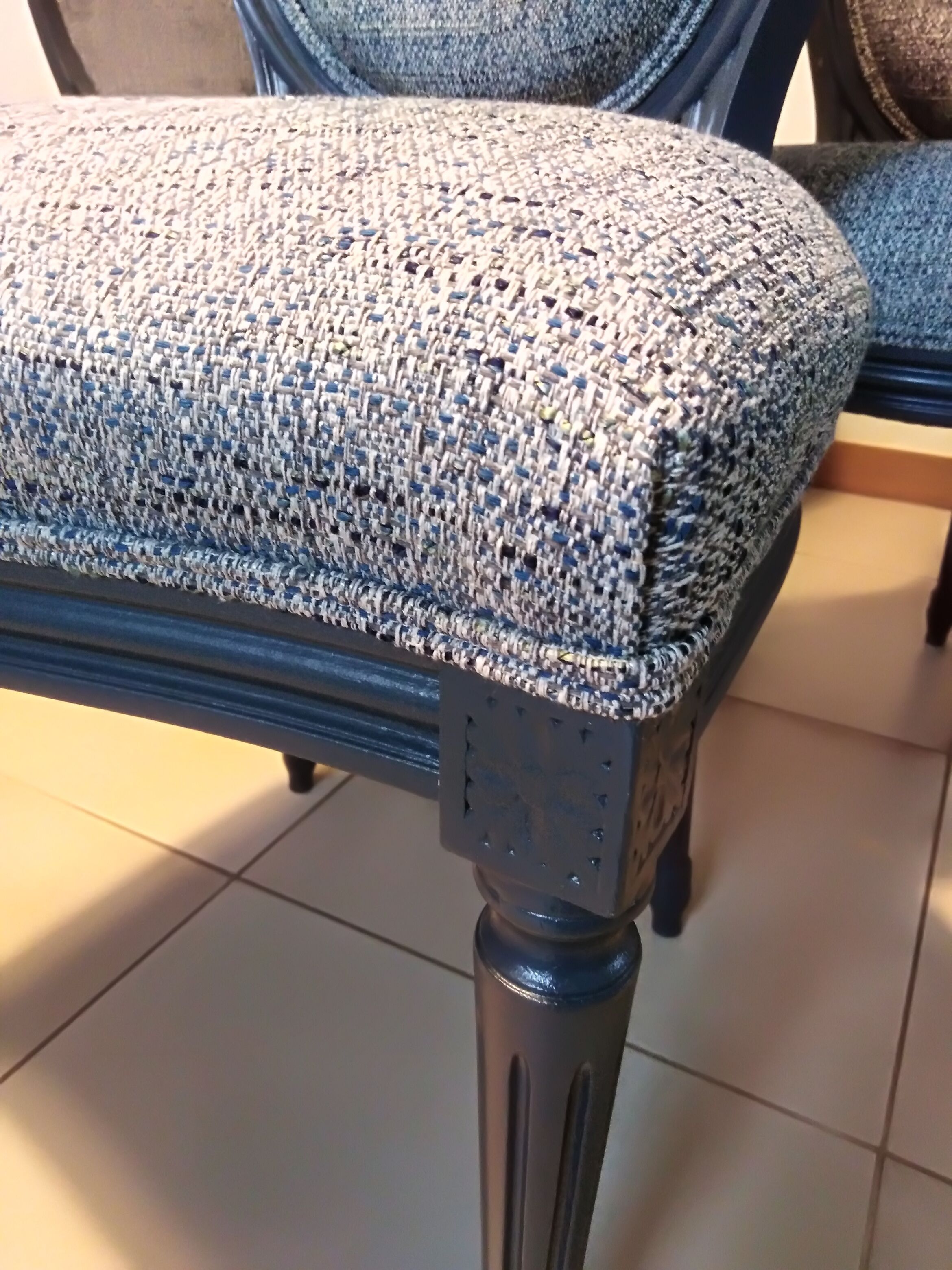 6 old medallion chairs fully restored