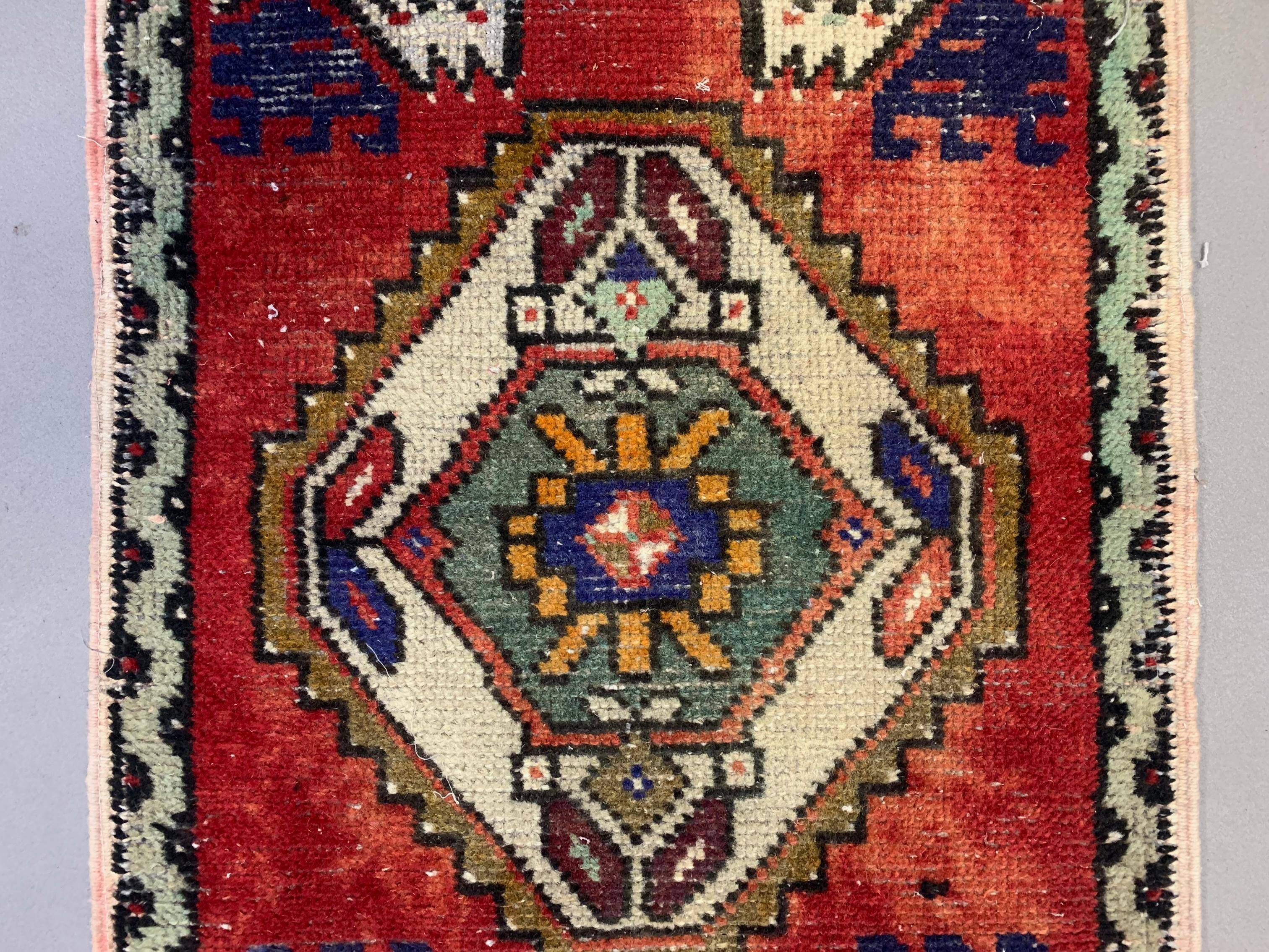 Small Vintage Turkish Rug 99x50 cm, Short Runner, Tribal, Shabby, Mini Carpet