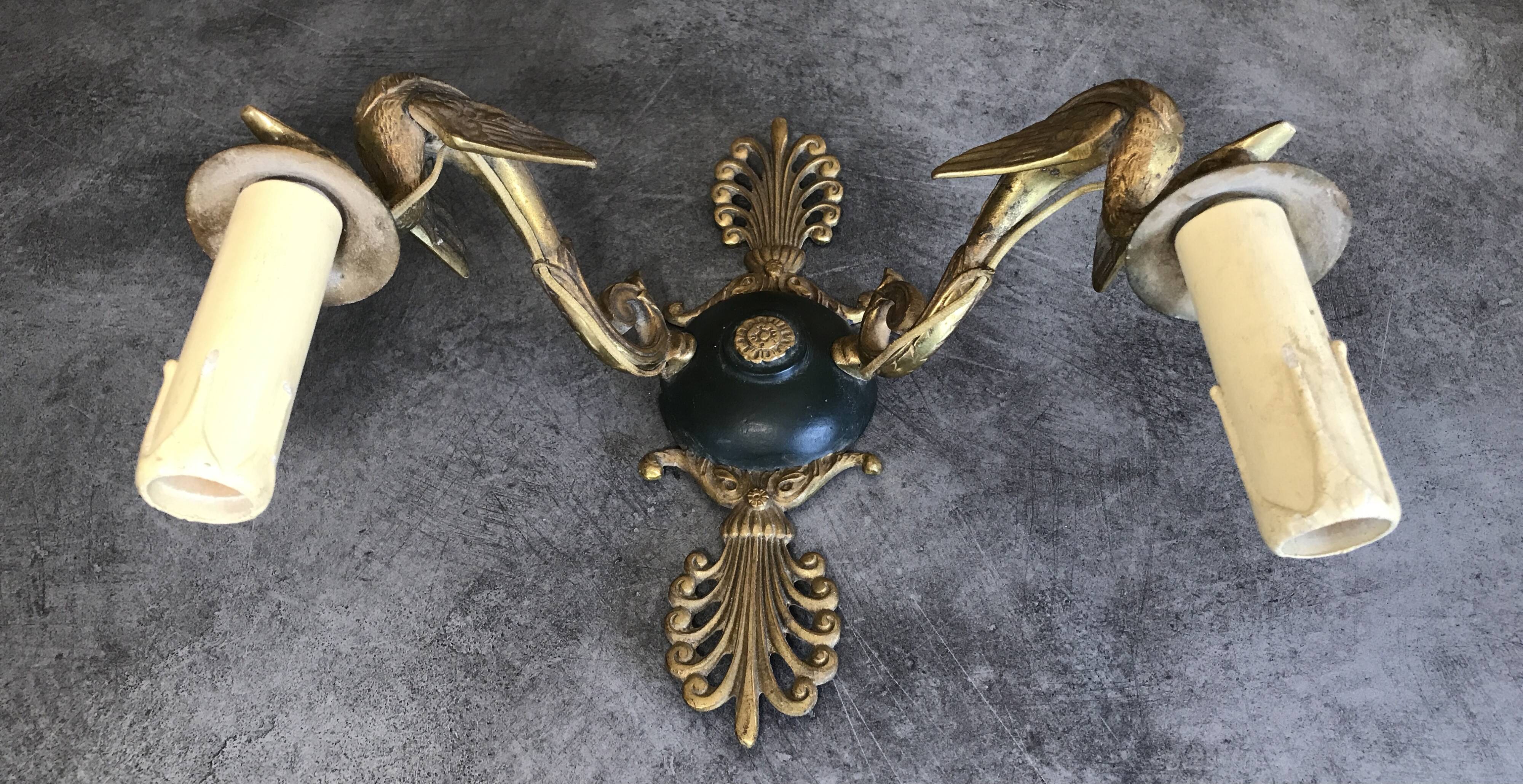Ancienne applique murale en bronze bras à décor de cygnes et palmettes style empire