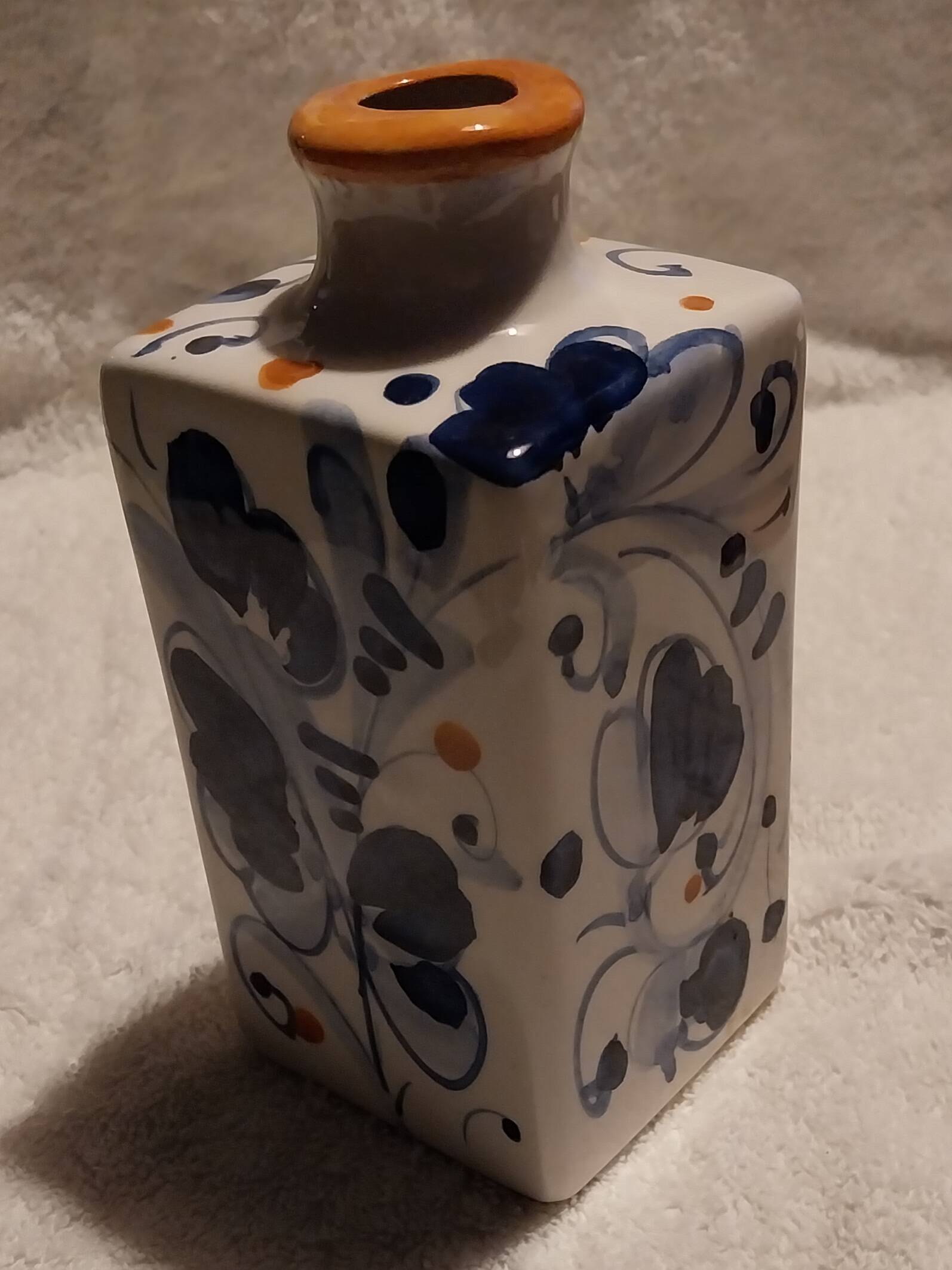 Ceramic bottle pot with flower pattern for home decor