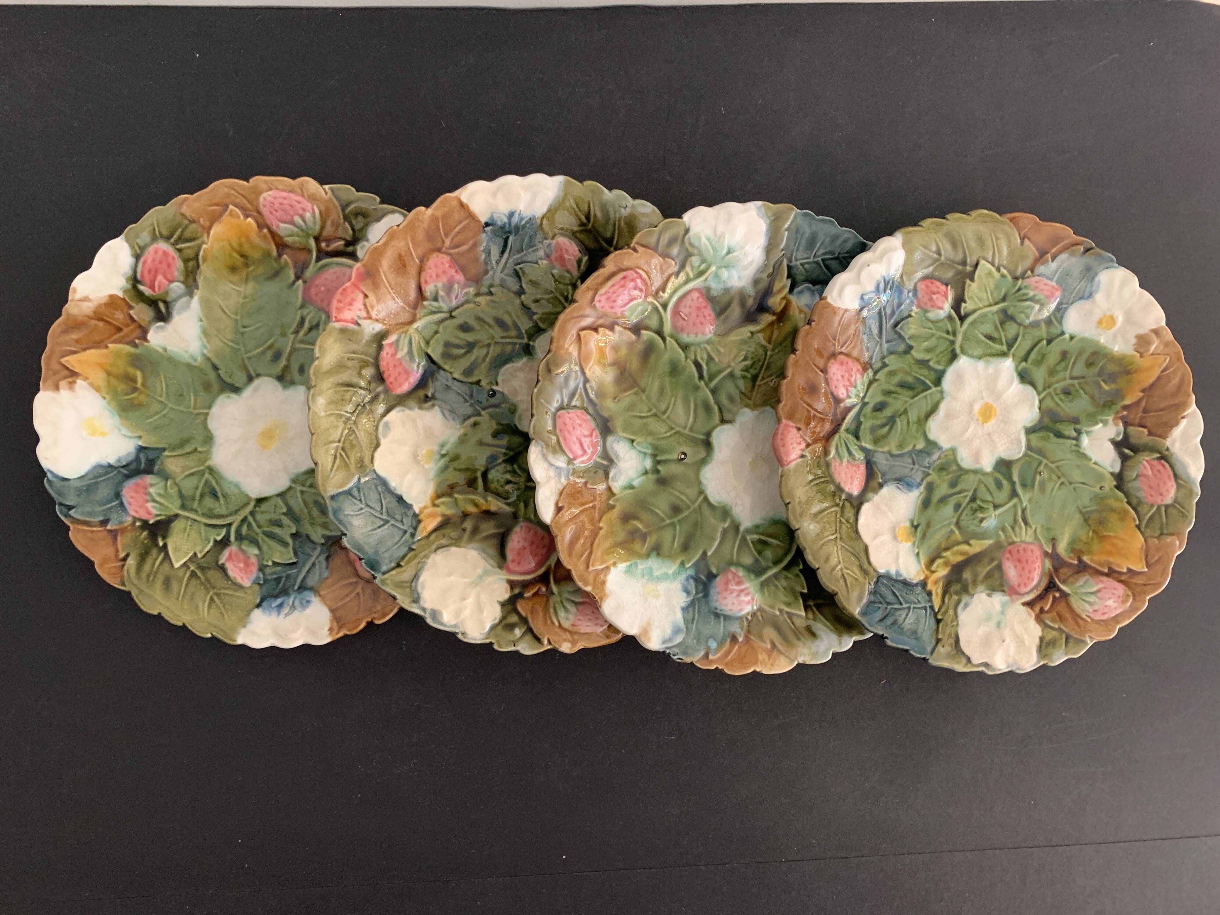 4 old and numbered dessert plates in slurry, strawberry model