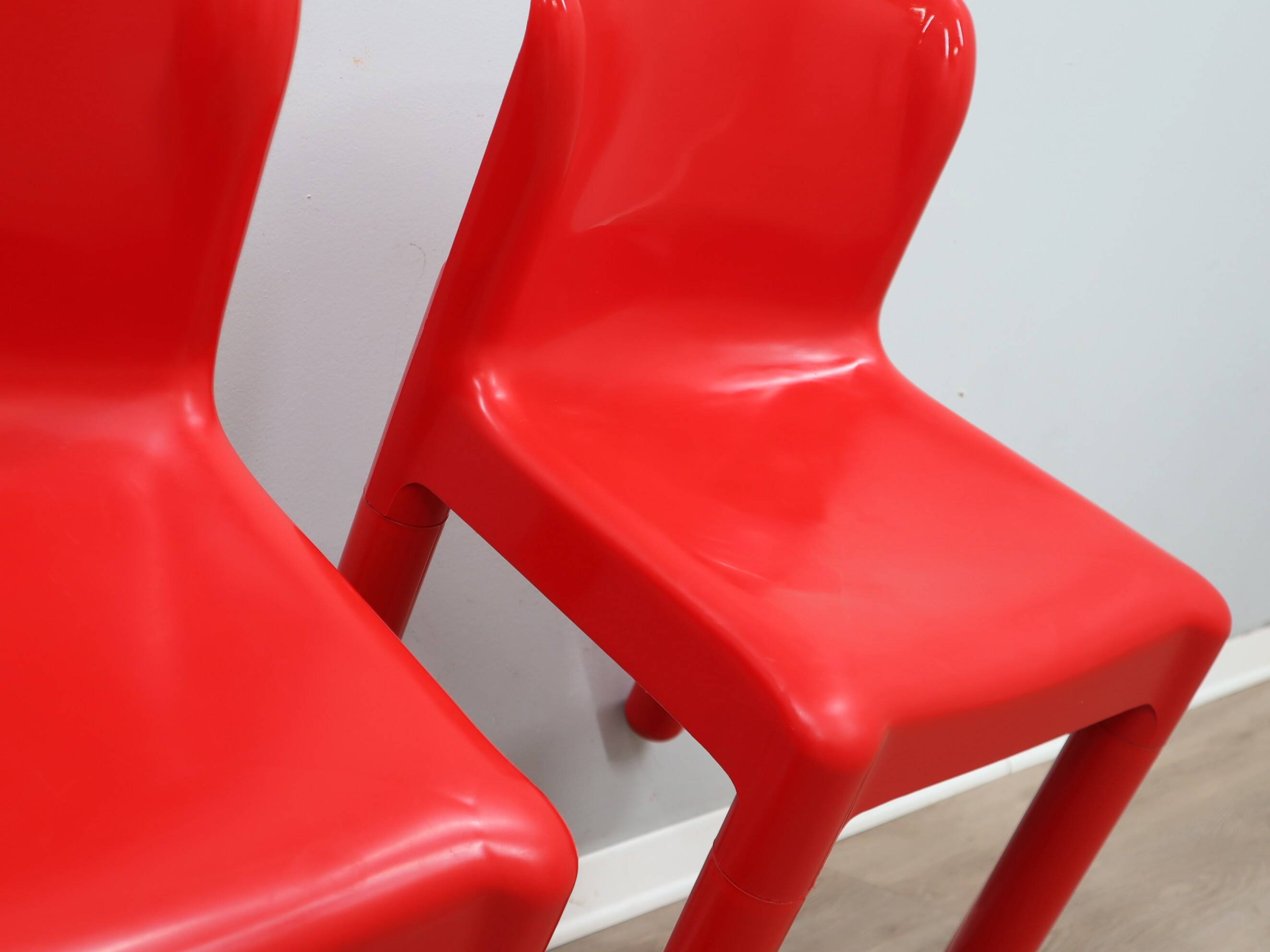 1970s Kartell Model 4875 chair by Carlo Bartoli red color