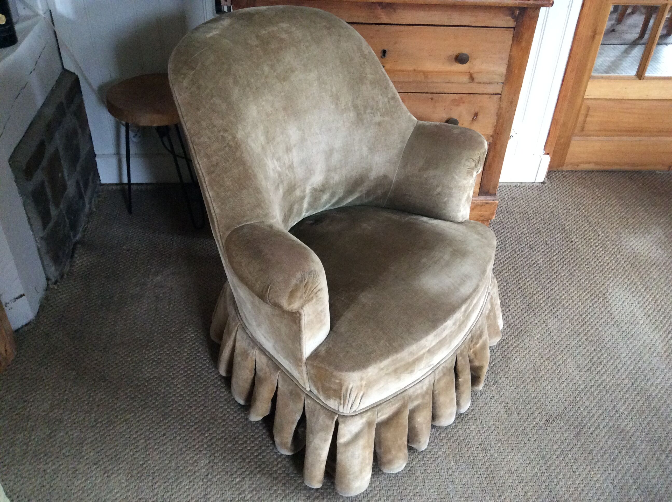 Toad armchair