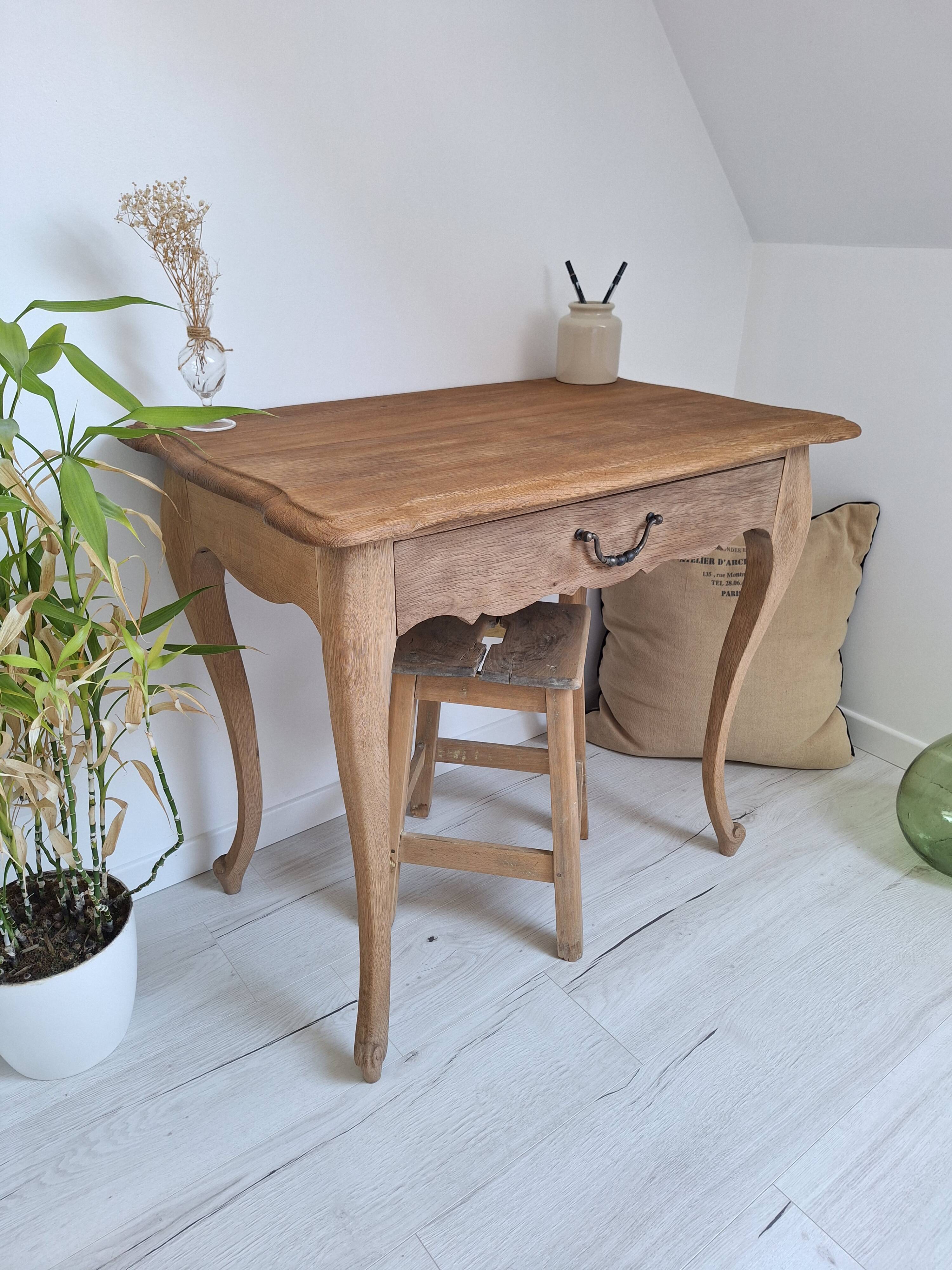 Occasional table, antique desk in solid oak in Louis XV style.
