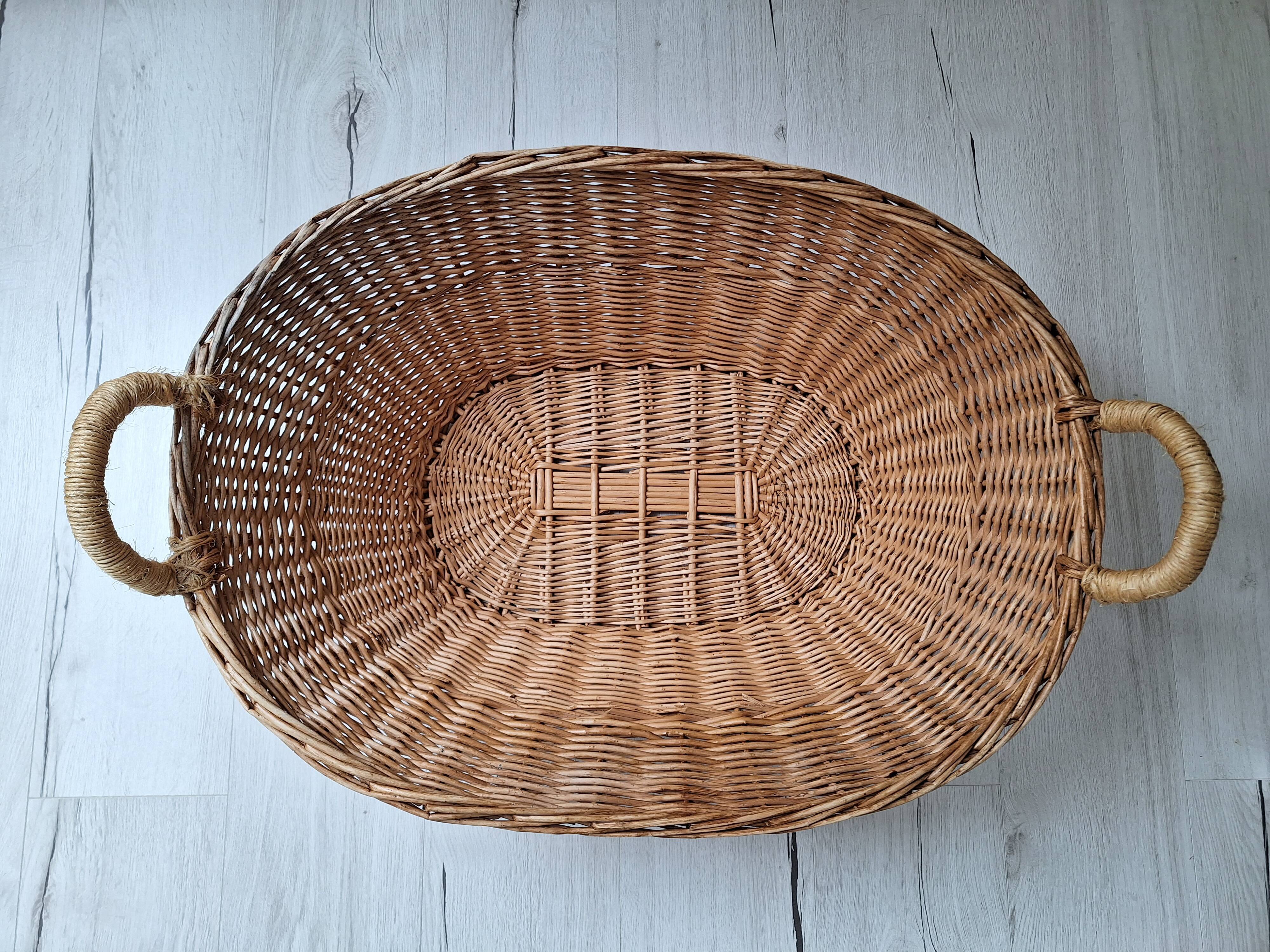 Wicker basket / basket