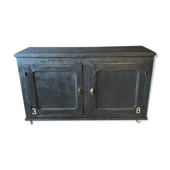 Black school furniture patinated
