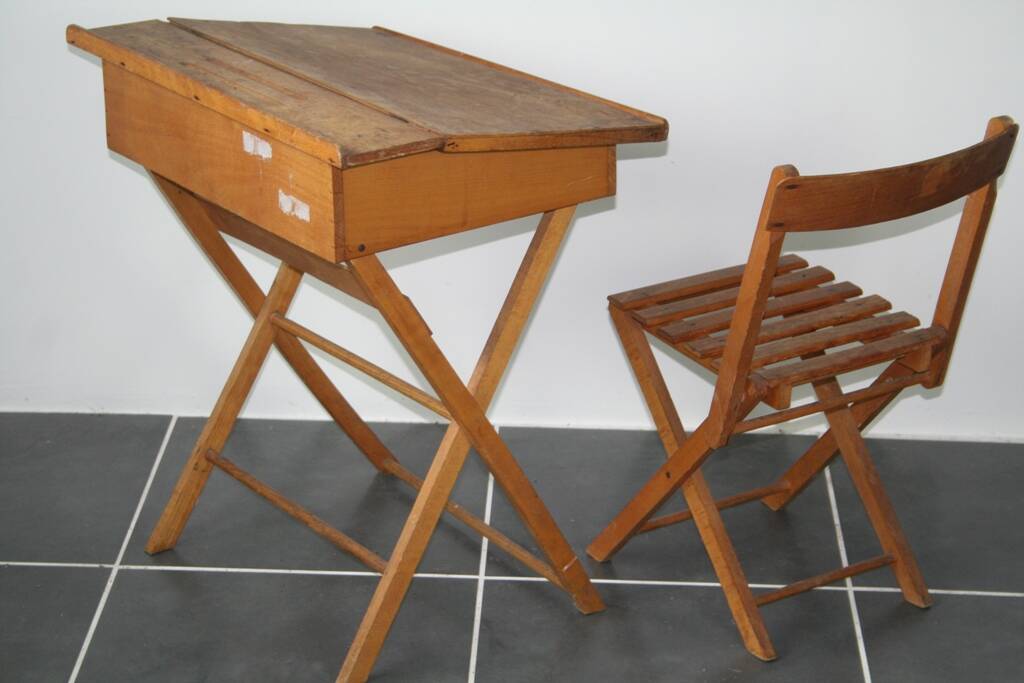 Folding children's desk and chair set