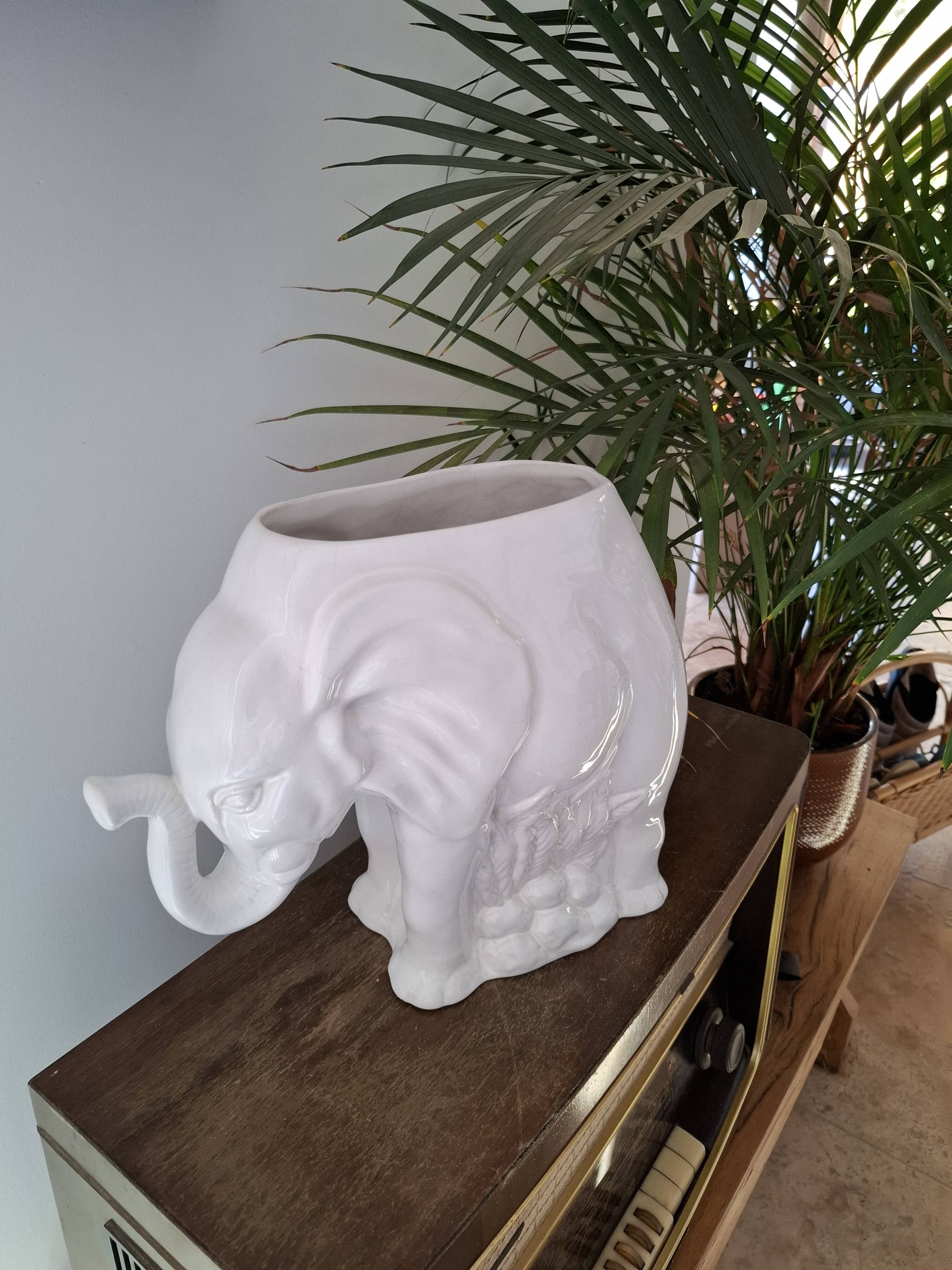 Elephant vase / cache pot in white ceramic