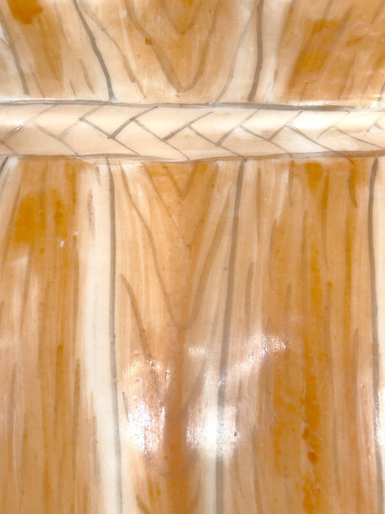 Large Chinese Qing (1644-1911) porcelain urn painted in faux-bois
