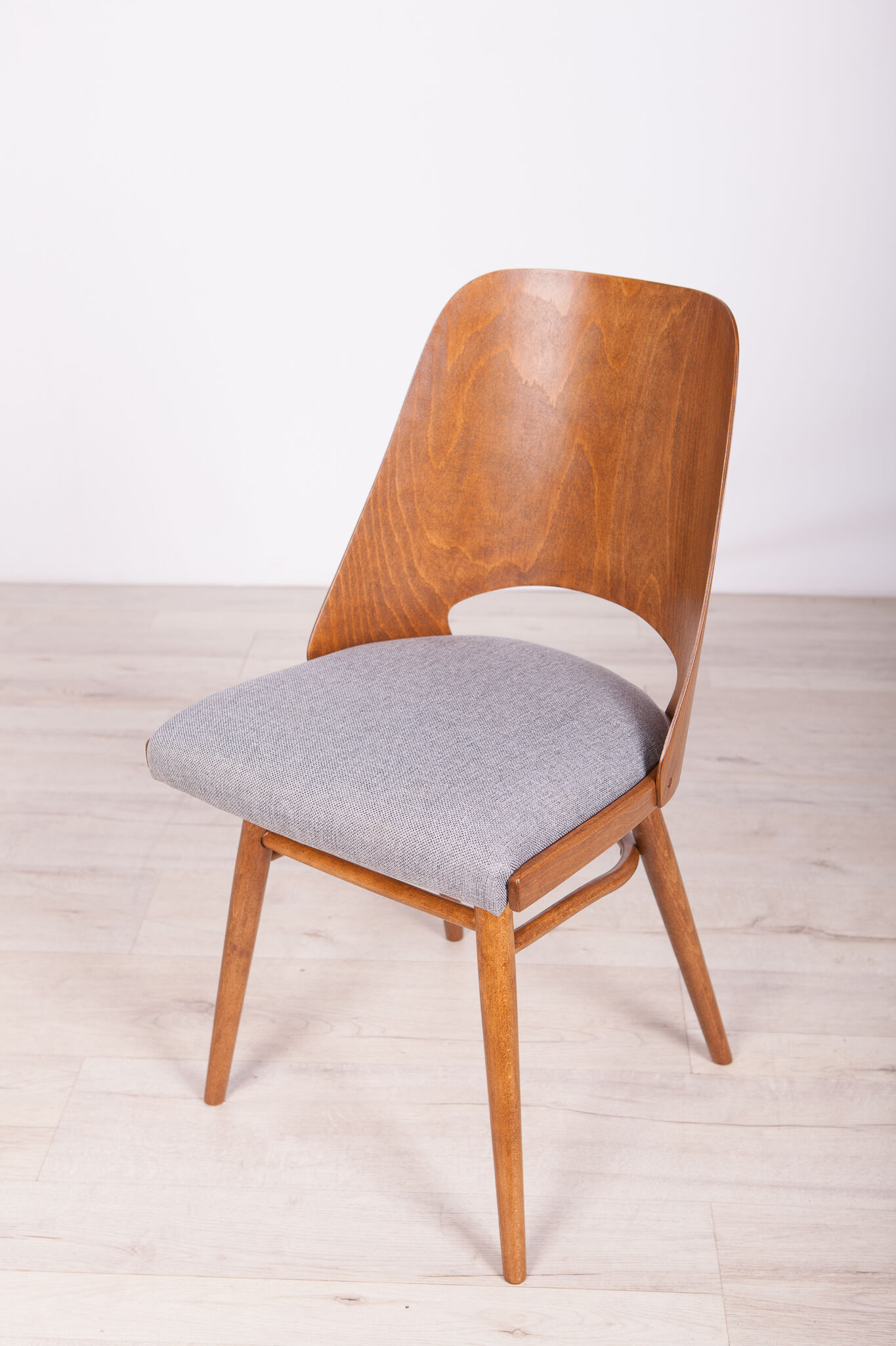 Model lollipop dining chairs from Tatra, 1960s, set of 4