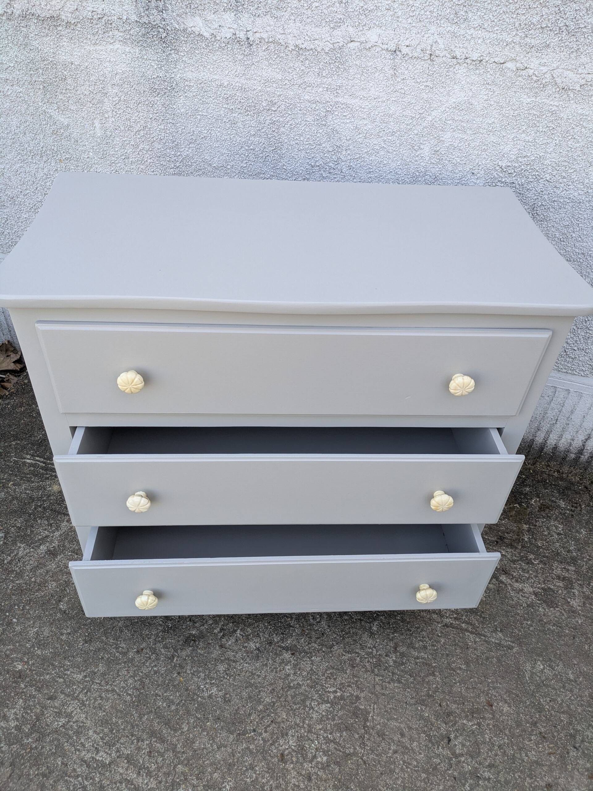 Painted chest of drawers