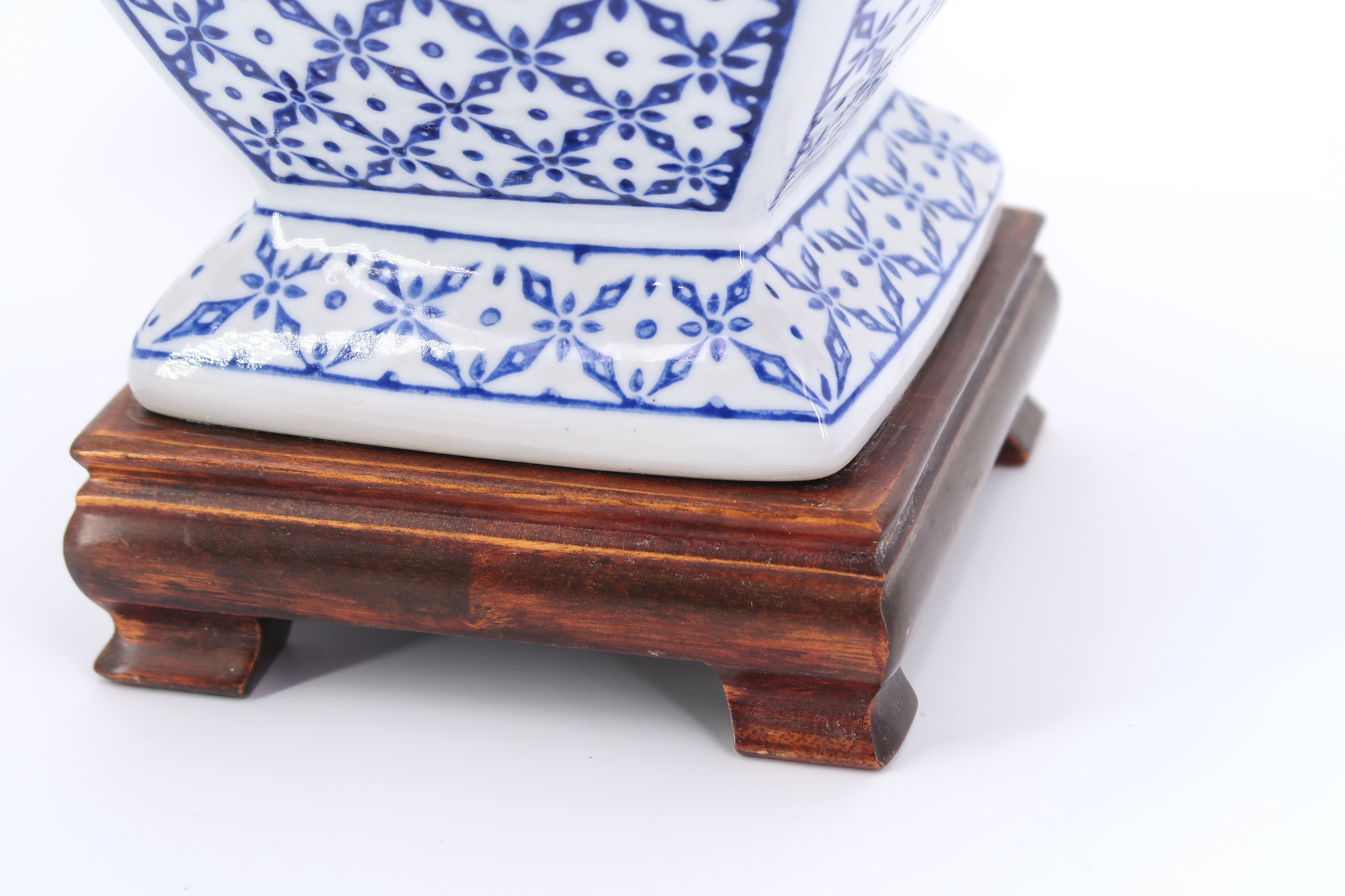 White and blue porcelain lamp