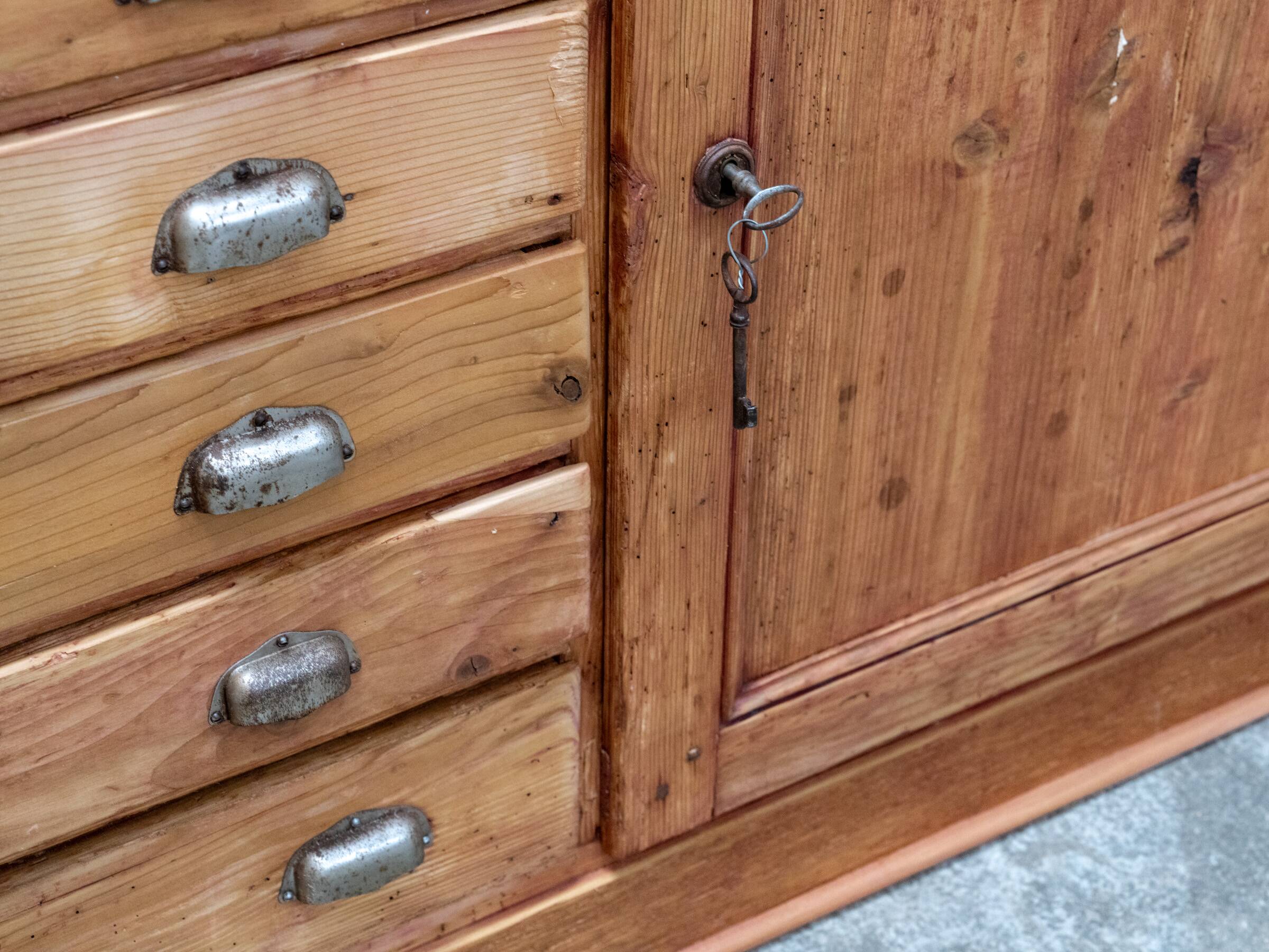 Old workshop furniture from 1930 in fir wood.
