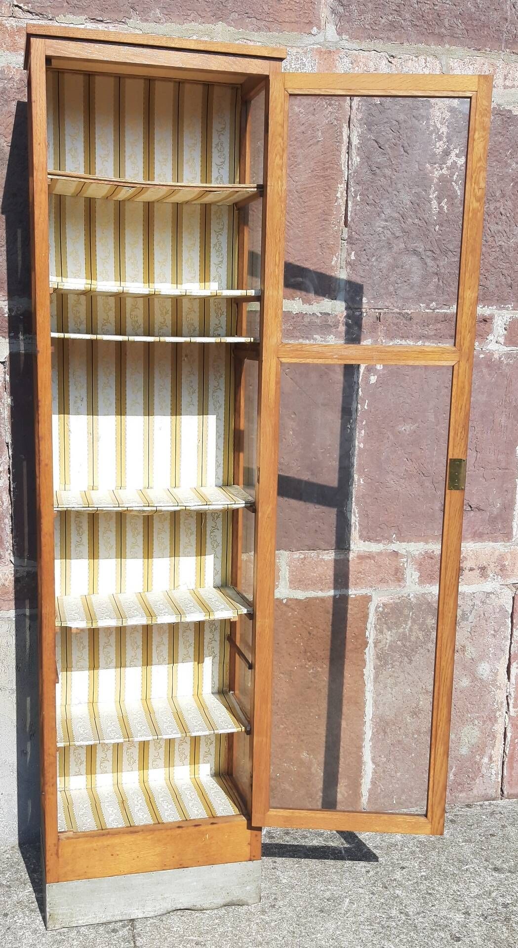 Display cabinet (Height 2.10m)