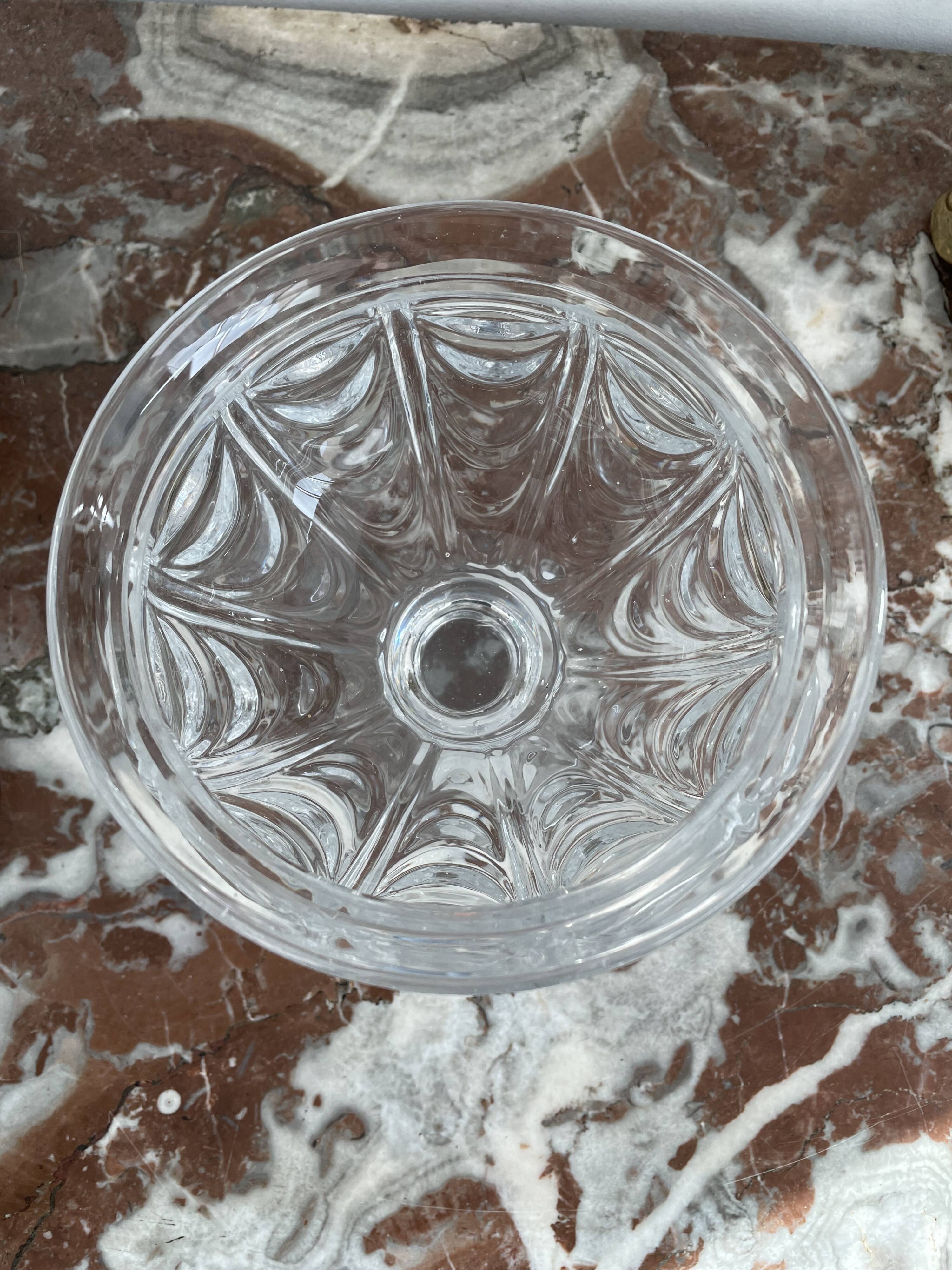 Moulded and cut crystal drageoir from Creusot Baccarat early 19th century