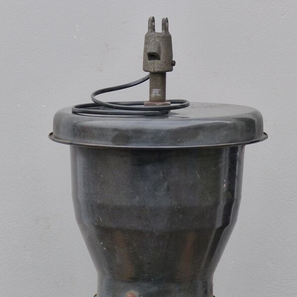 Suspension industrielle en tôle émaillée