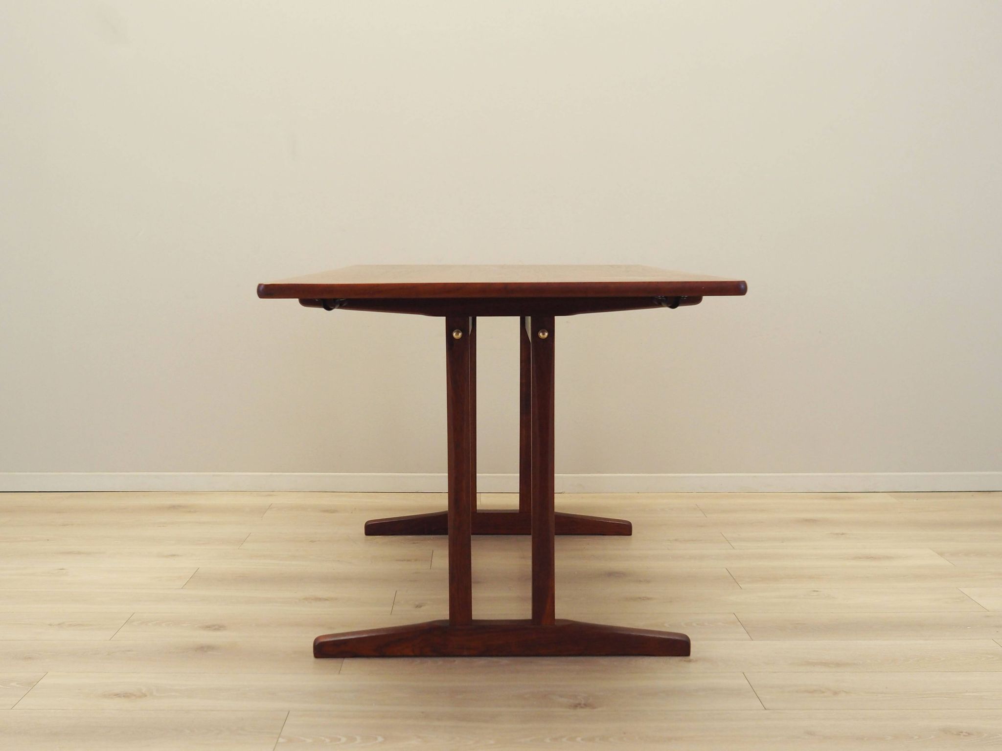 Table en teck, design danois, années 1960, designer : Børge Mogensen