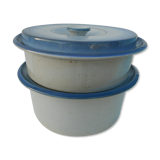 Two stackable salad bowls with a sleet lid