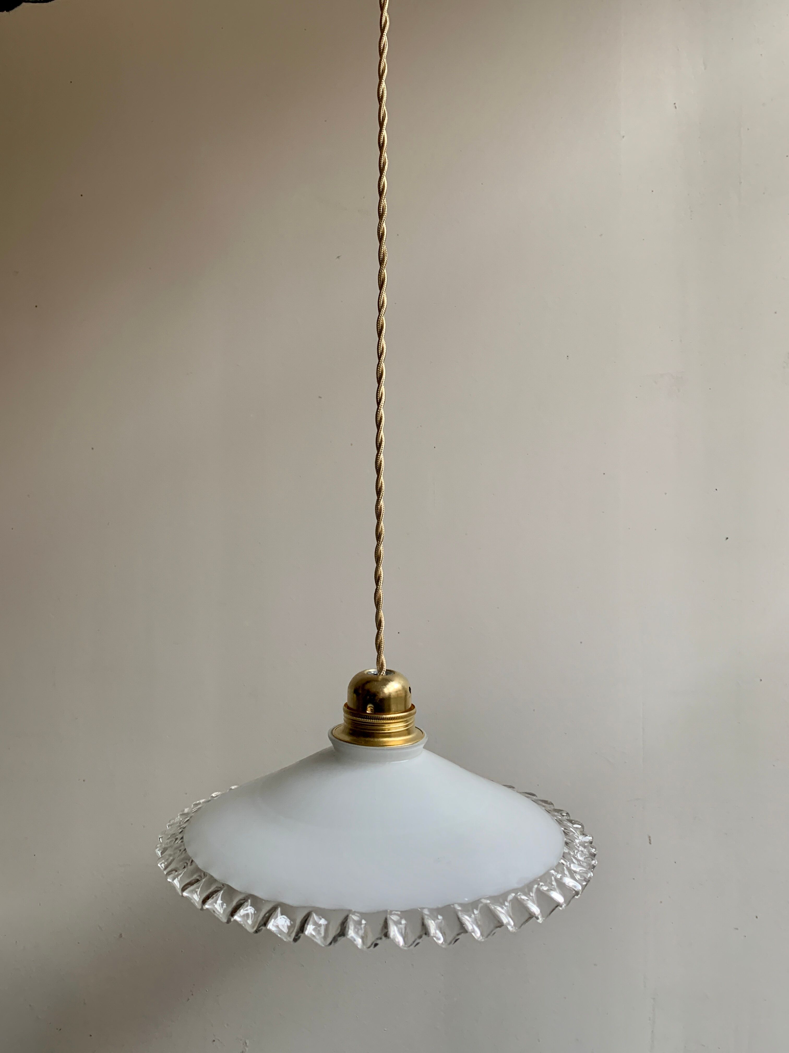 Suspension en opaline vintage