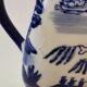 Pichet en Porcelaine Chinoise Bleu & Blanc Vintage. Motif. WILLOW PATTERN