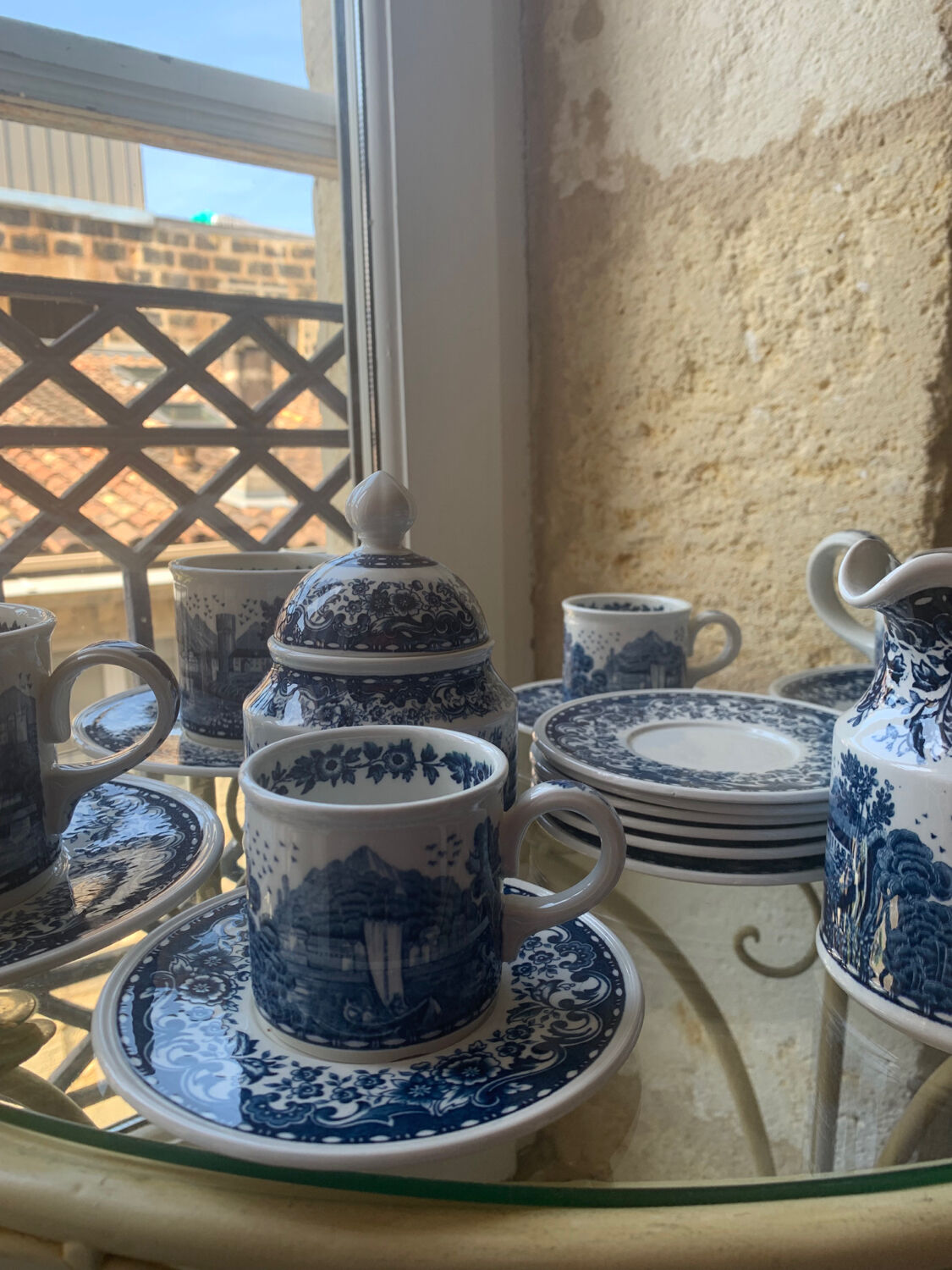 Villeroy & Boch "blue castle" breakfast service