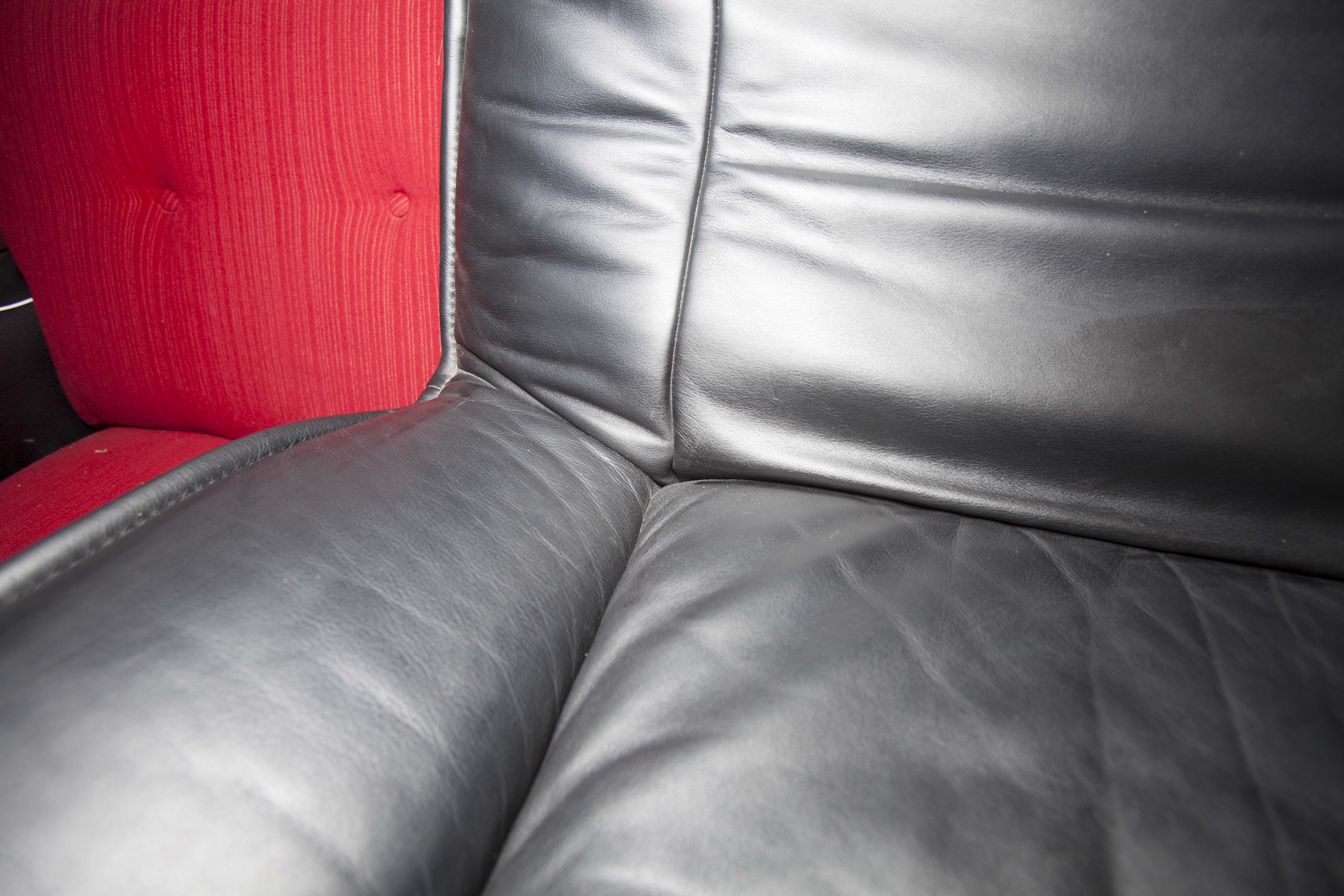Leather sofa model "Veranda" Vico Magistretti for Cassina