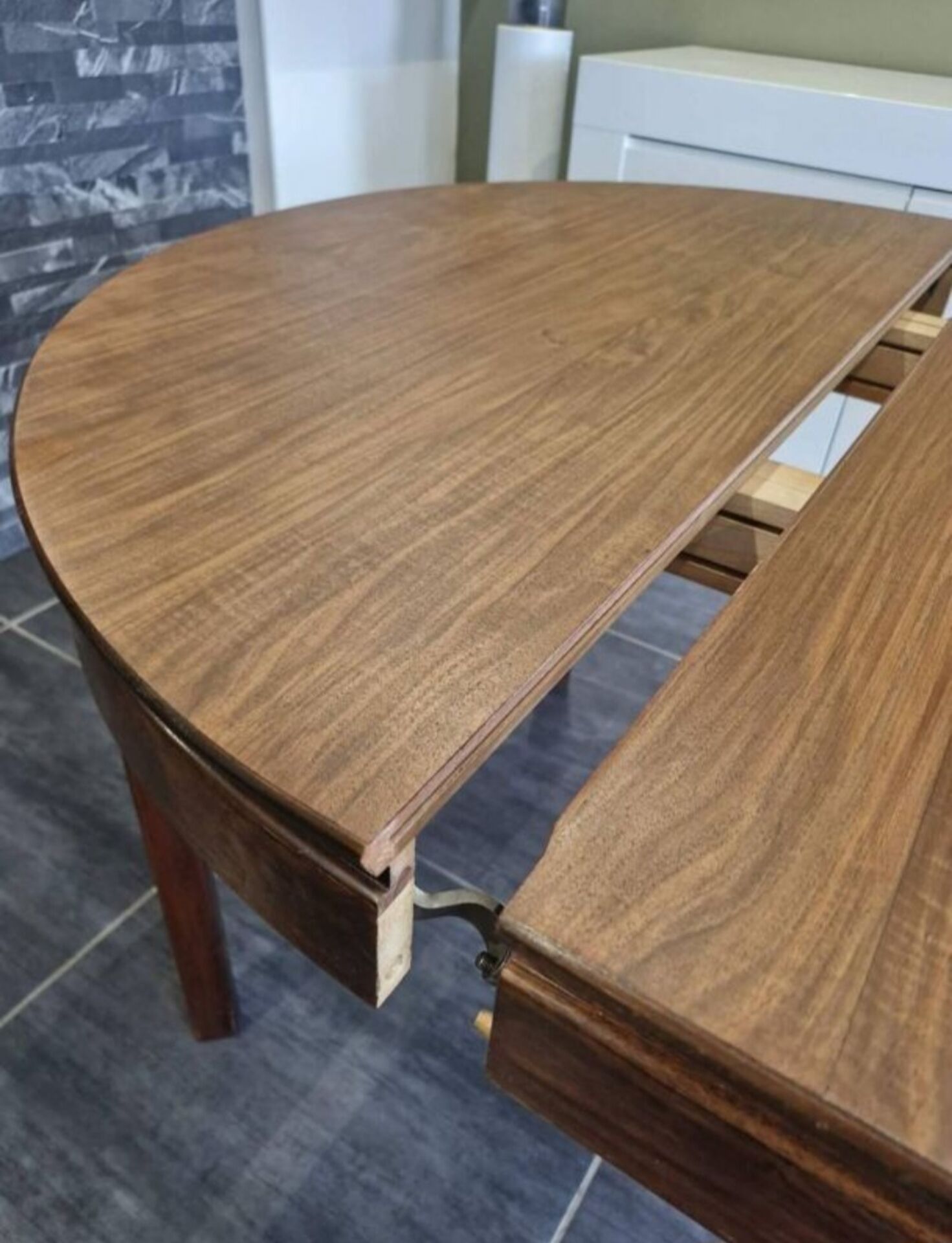 Extendable Scandinavian table in teak, 1970s.